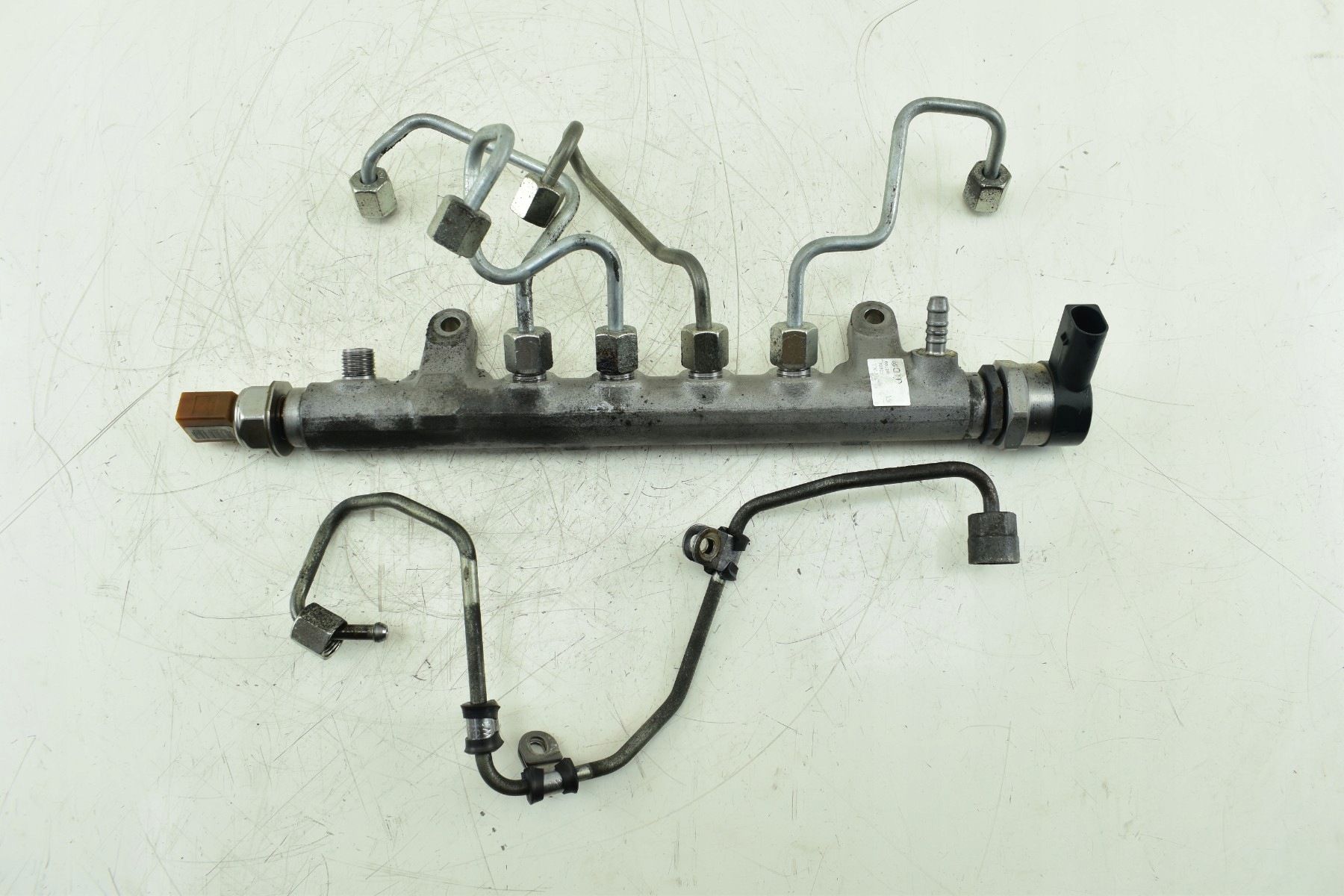 injection ramp sensor AUDI A3 8P VW PASSAT B6 2.0 TDI 03L089C 057130764H