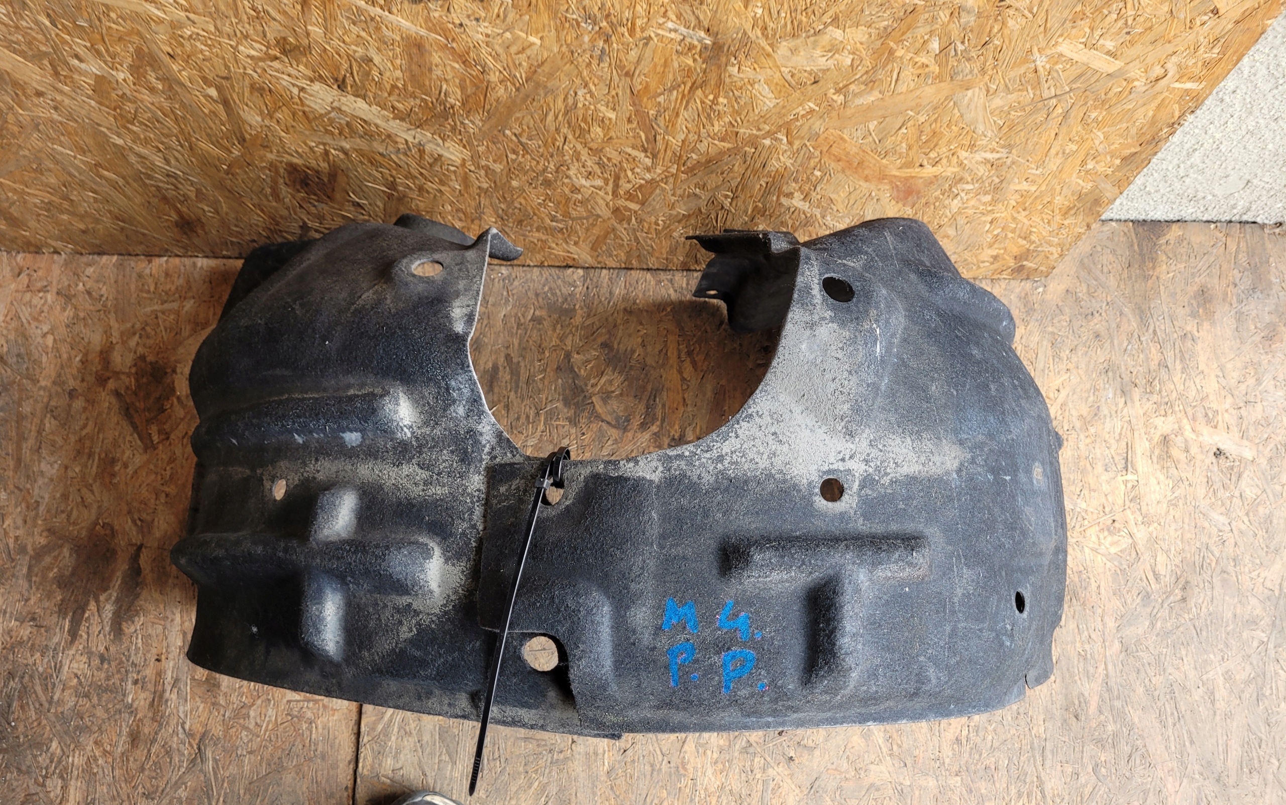 mudguard front front right RENAULT MEGANE IV 4