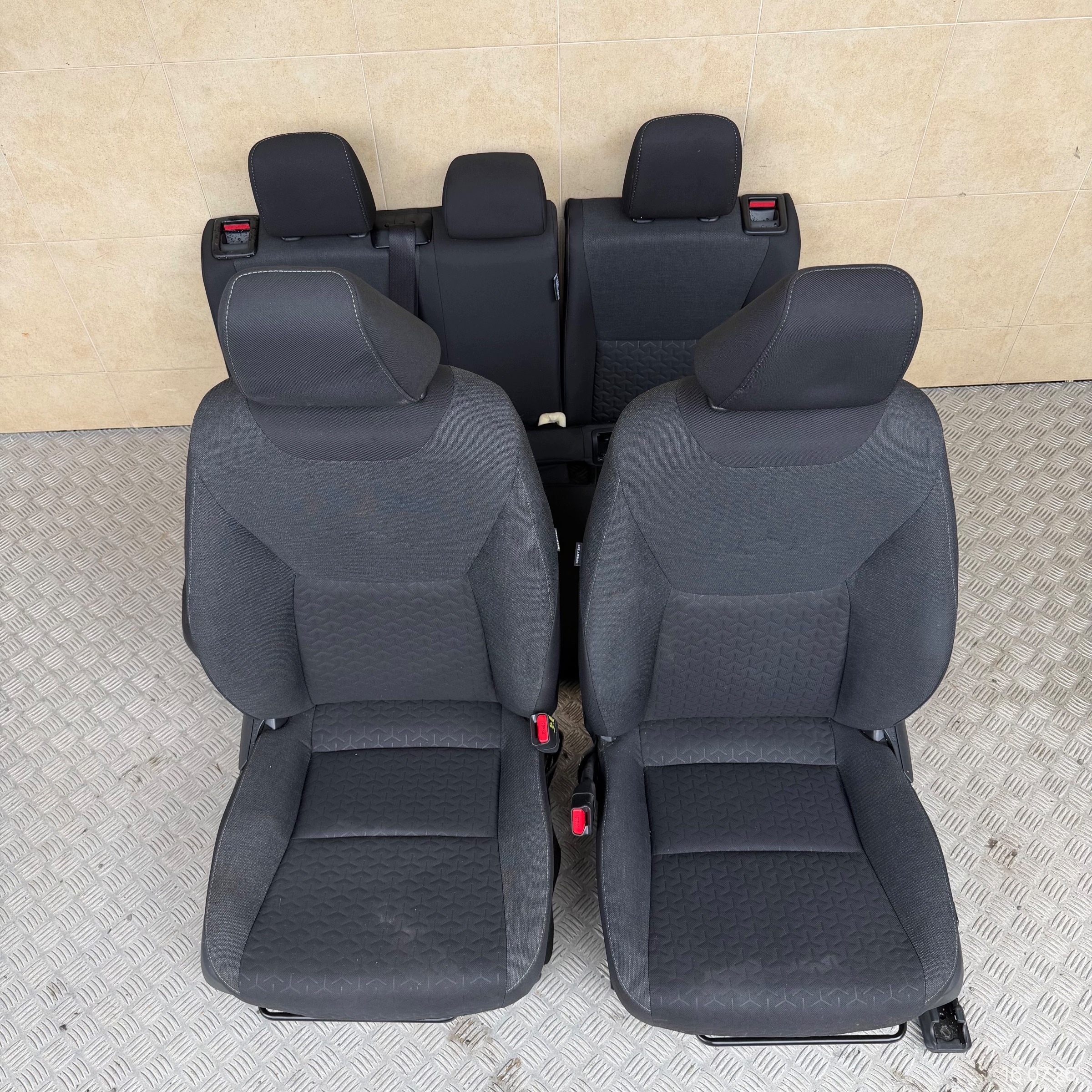 Siège KOMPLET TOYOTA YARIS CROSS 2023 ROK