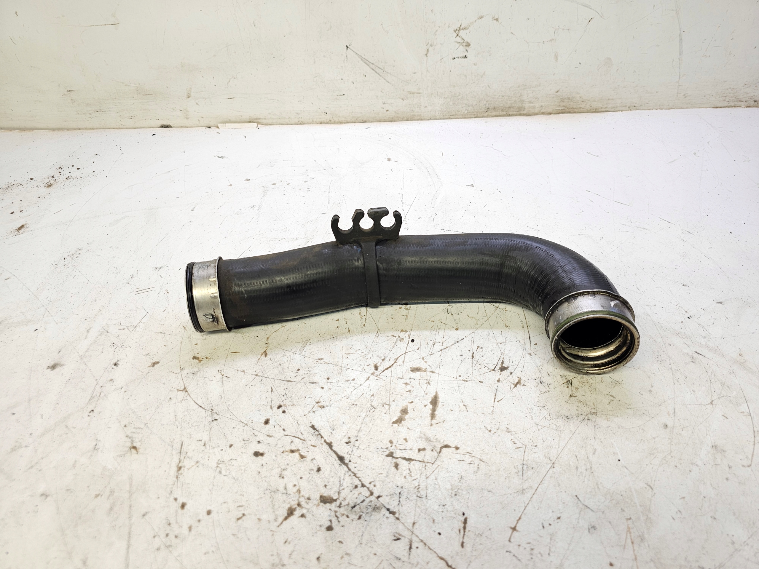 trouba hadice intercoolera AUDI VW SKODA 1K0145838C