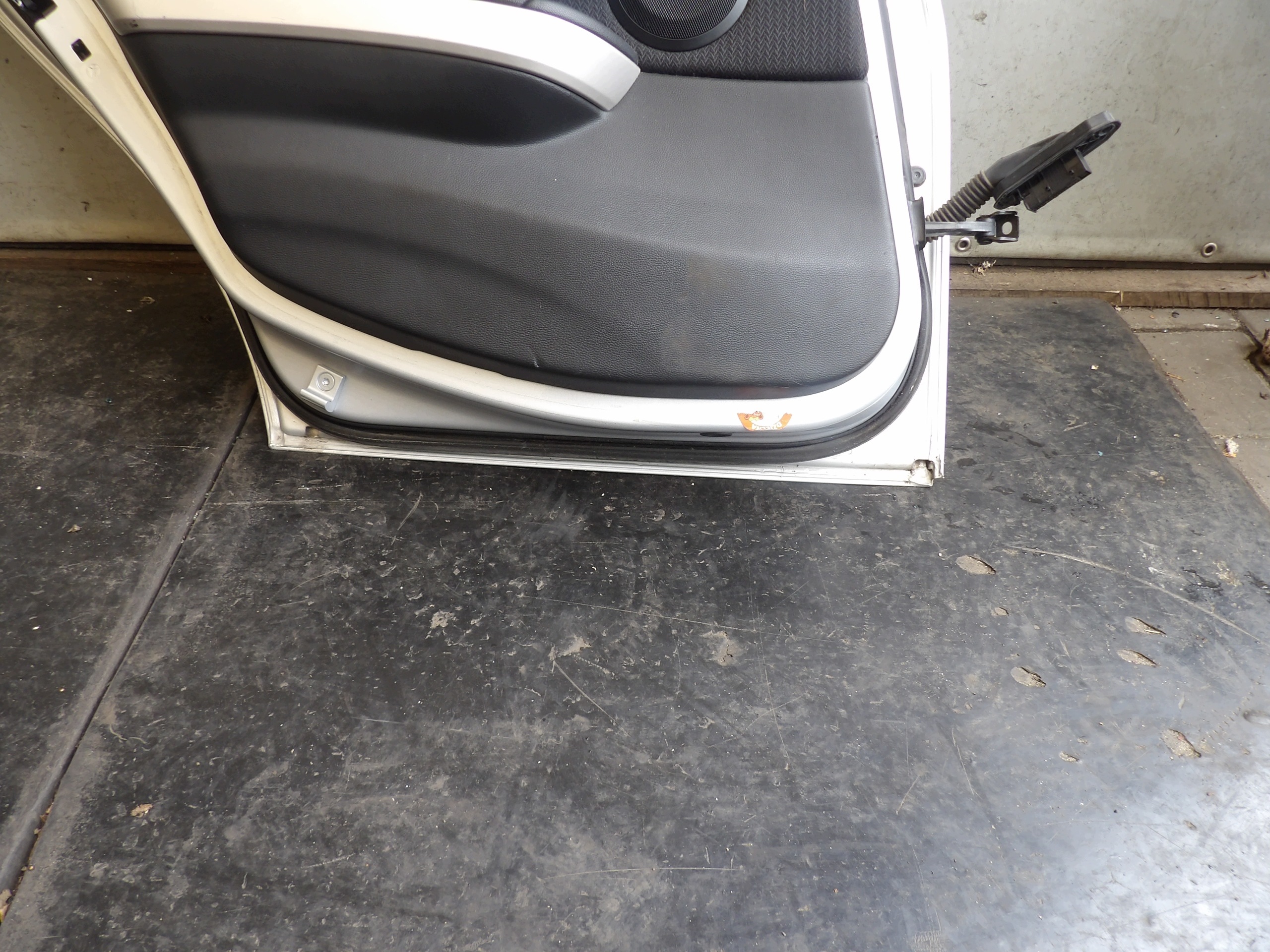 BMW 3 E91 door rear. left kombi 354/7