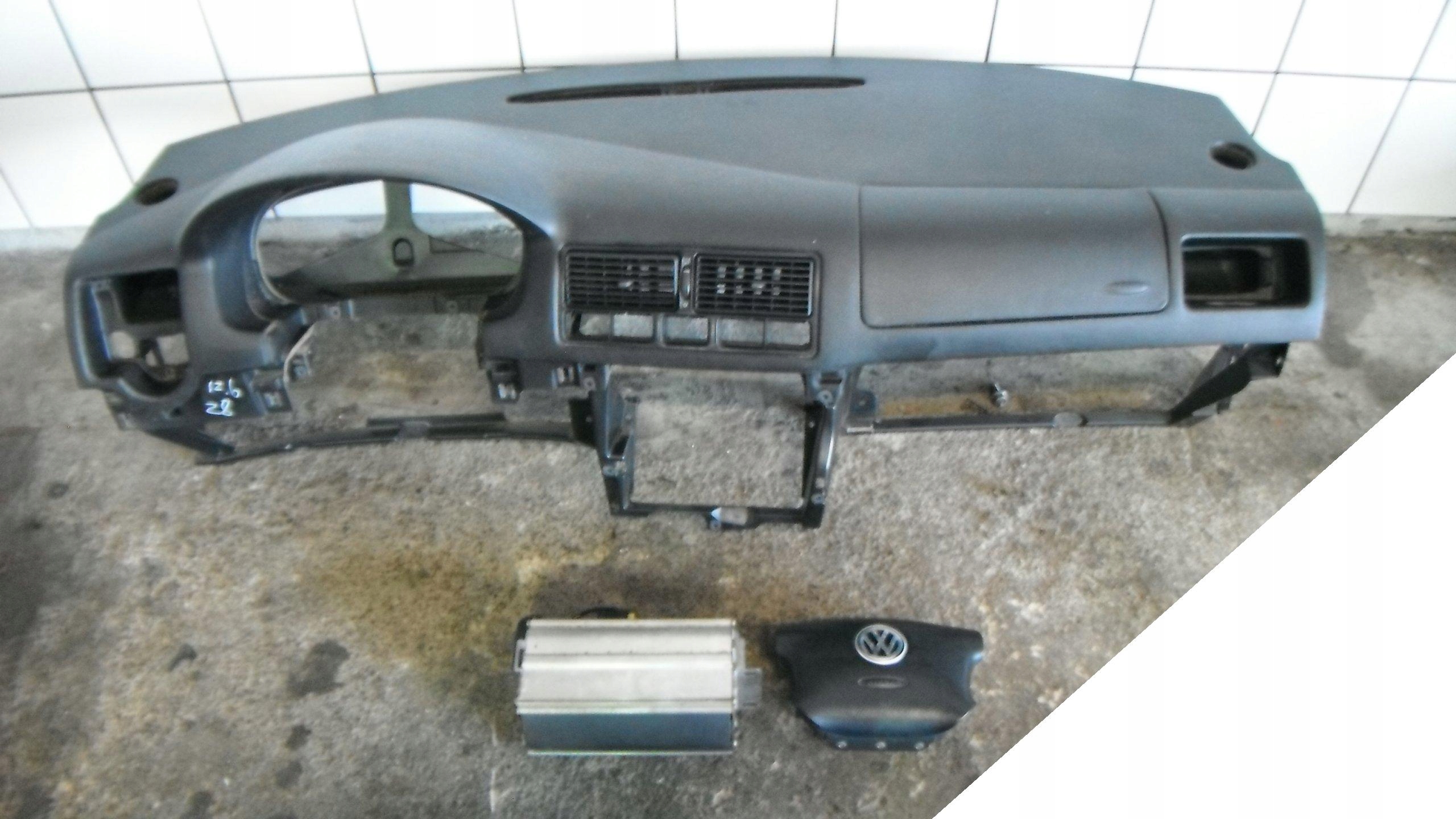 VW GOLF 4 IV КОНСОЛЬ + 2 ПОДУШКИ БЕЗОПАСНОСТИ