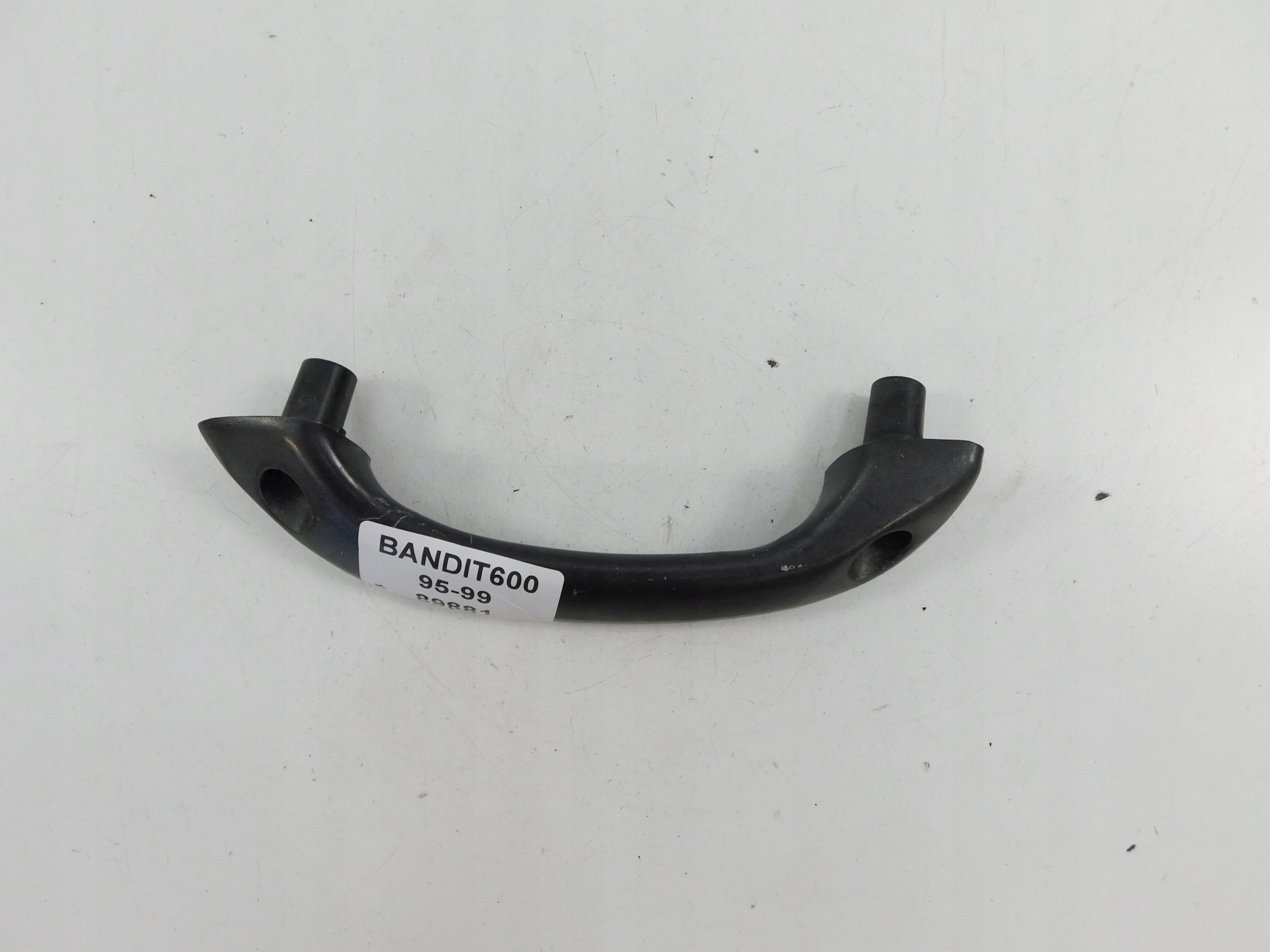 SUZUKI BANDIT 600 95-99 UCHWYT PASAŻERA PRAWY