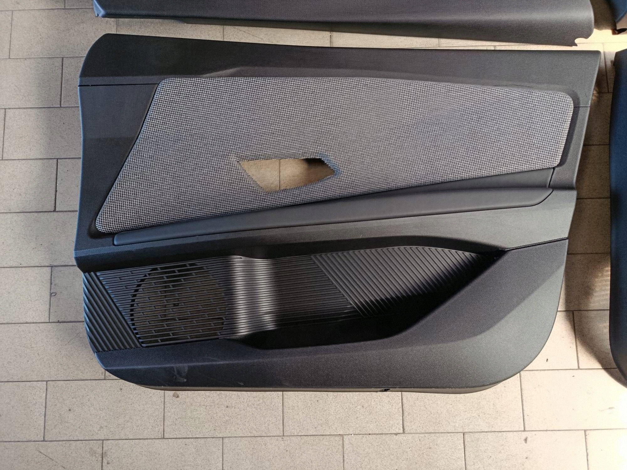 side side door przednich front side left Renault 4 e-tech
