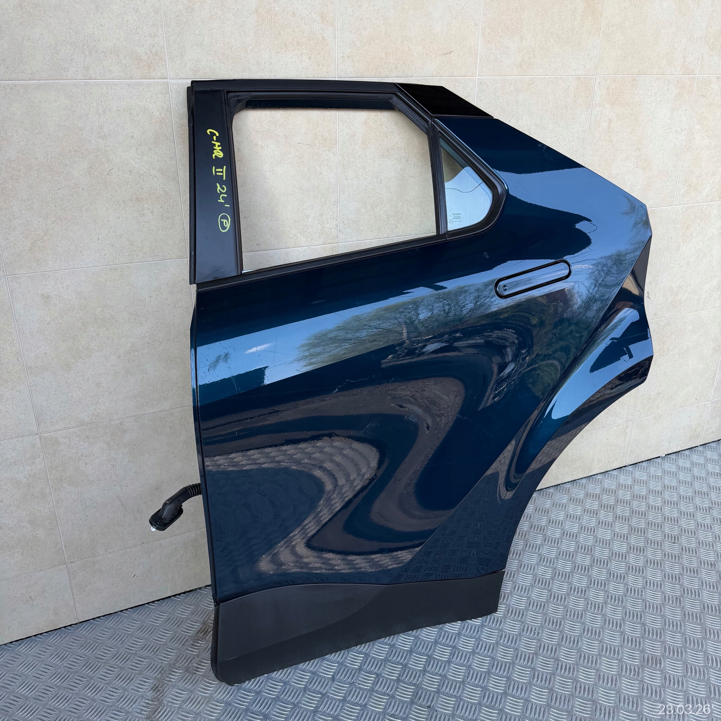 door complete rear. left TOYOTA C-HR II 2024 ROK