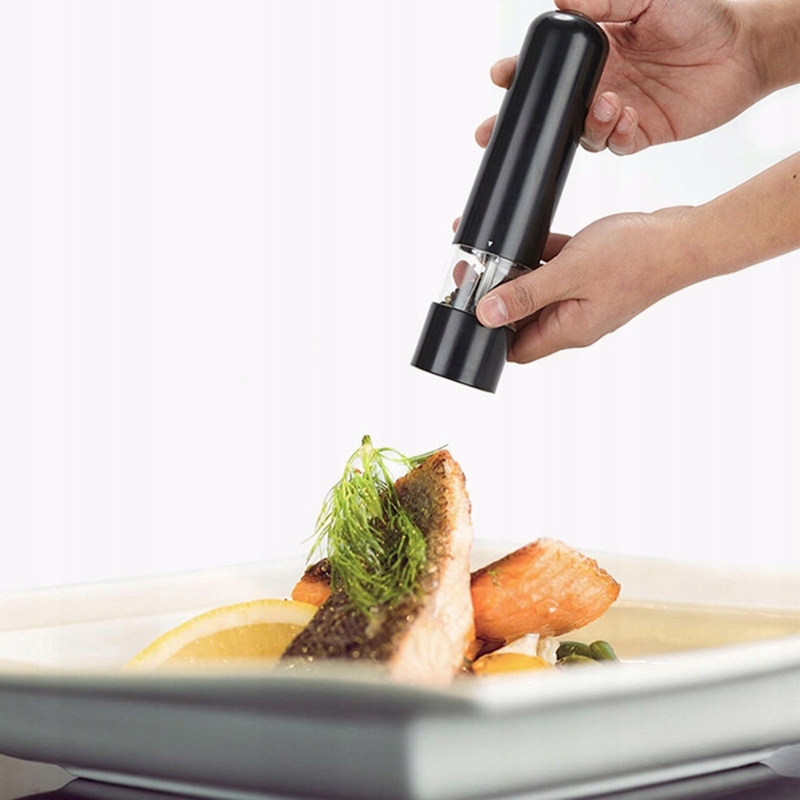 MŁYNEK ELEKTRYCZNY DO SOLI PIEPRZU PRZYPRAW AUTOMATYCZNY DO MIELENIA