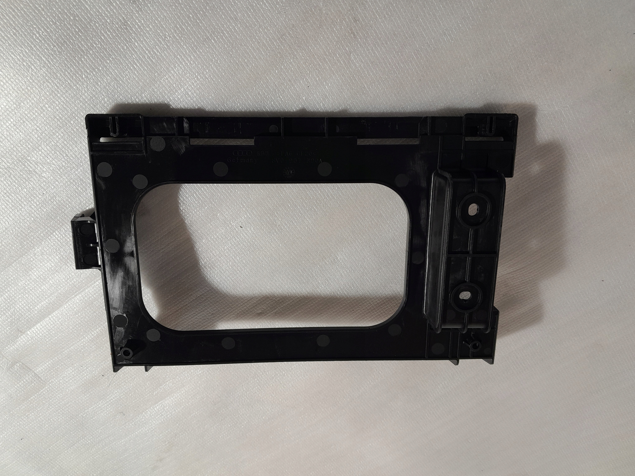 AUDI A3 S3 8V Support plaque Console Amplificateur 8V0907390