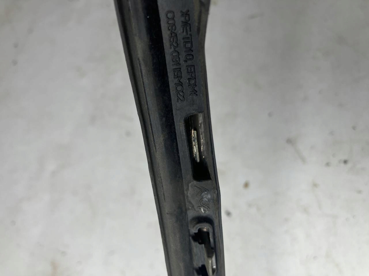 moulding console CHROM of a bumper left front C4 PICASSO II AA36190434 #28