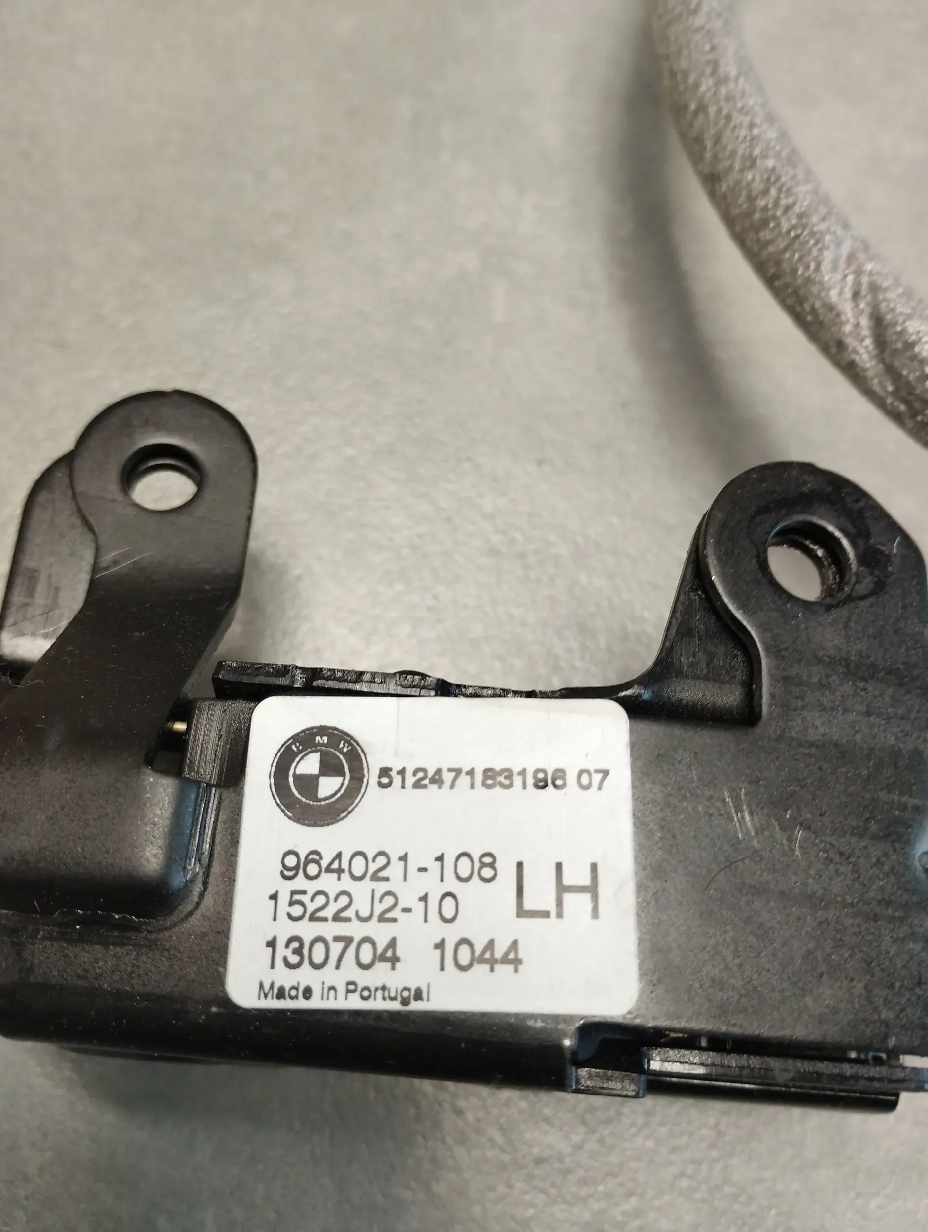 BMW X5 F15 lock bonnet left rear part 51247183196