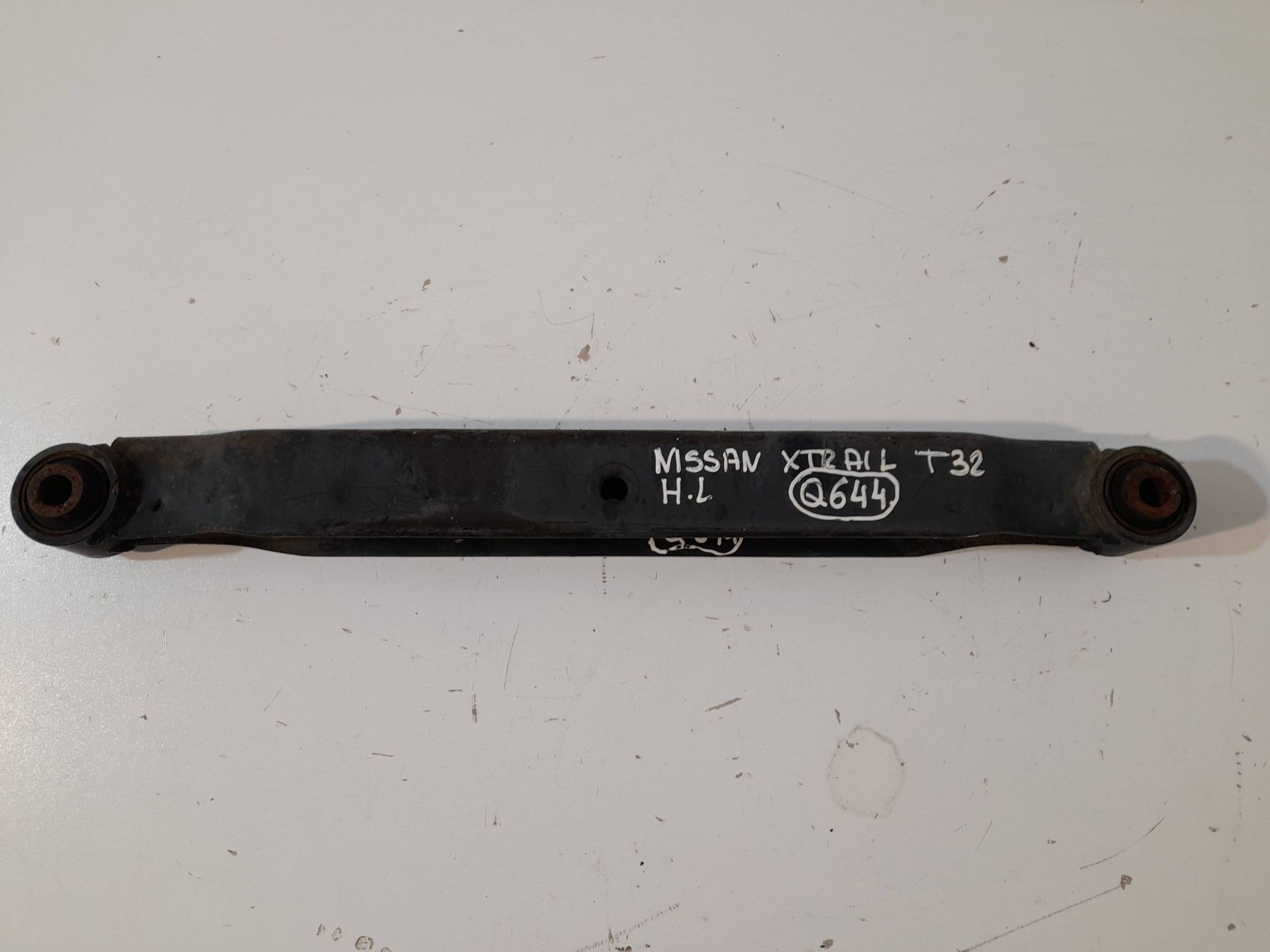 Nissan X-Trail T32 arm rear left (Q644)