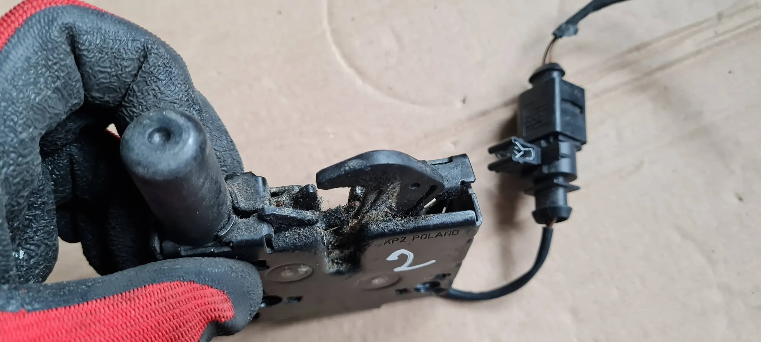 A5 8W bonnet latch lock supports 8W0823509C A4 B9 8W