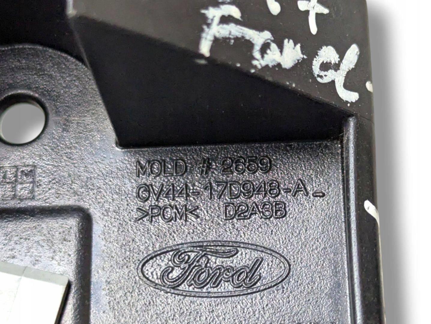 support holder of a bumper rear part right side Ford Kuga 2 facelift 2017