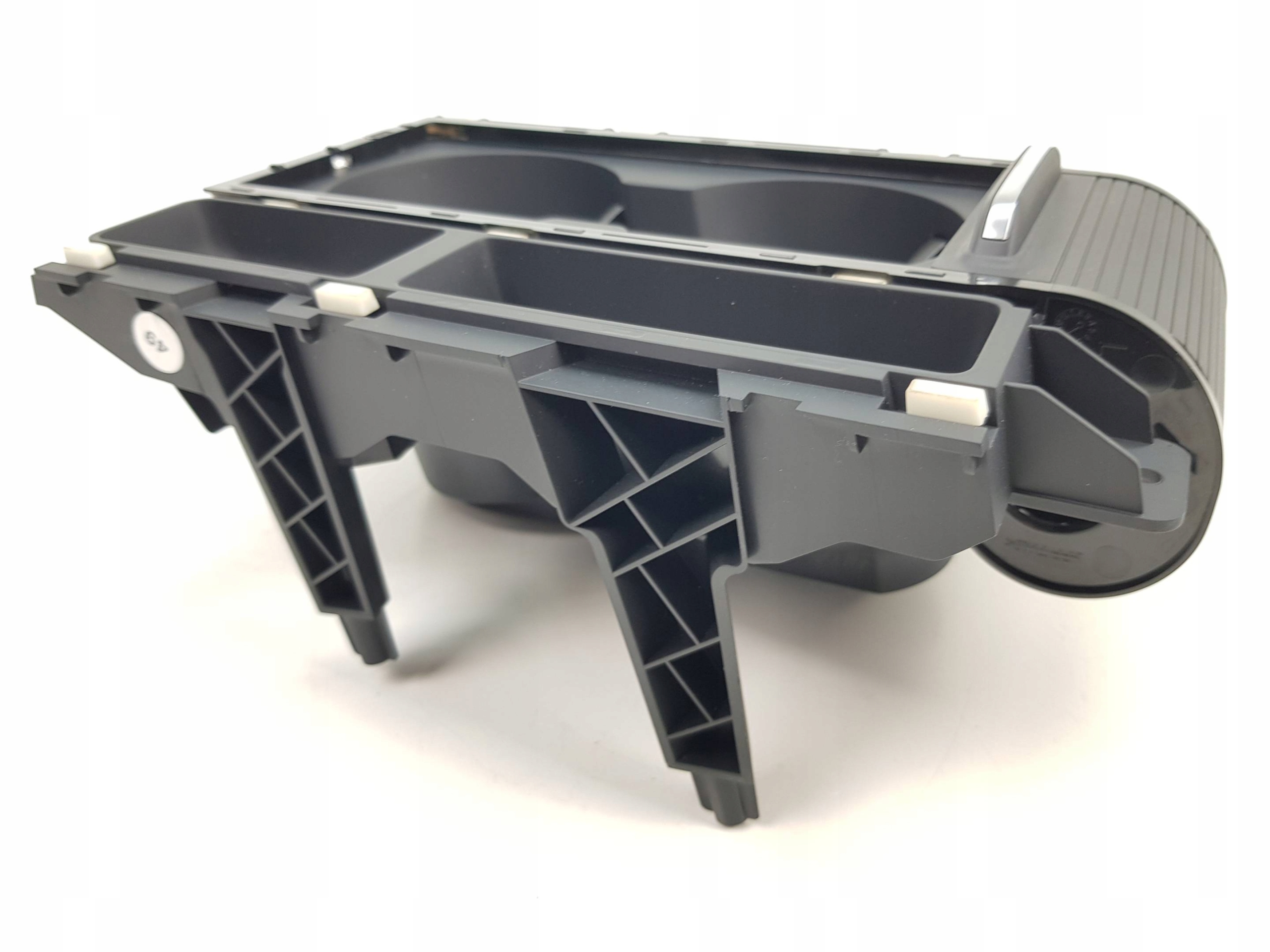 NOWY ORG UCHWYT NA NAPOJE CUPHOLDER VW PASSAT B8 Installation side front