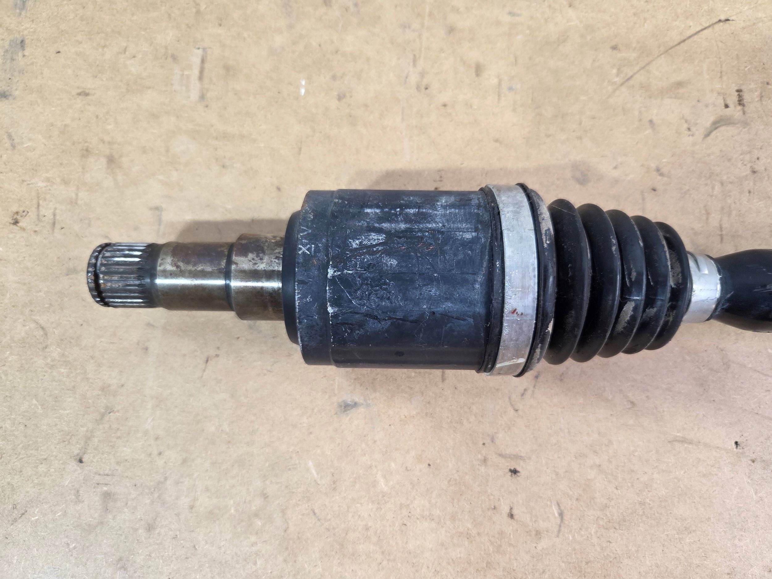 Land Rover Range Rover Evoque II L551 semi-axis rear right 2,0 D (P718)