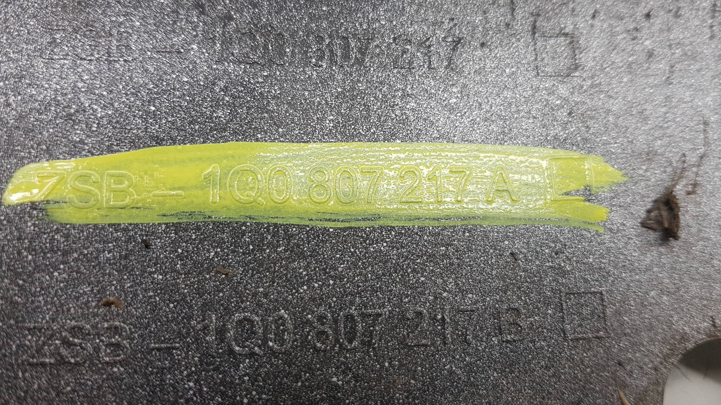 VW EOS 2005 - bumper front 1Q0.807.217.A