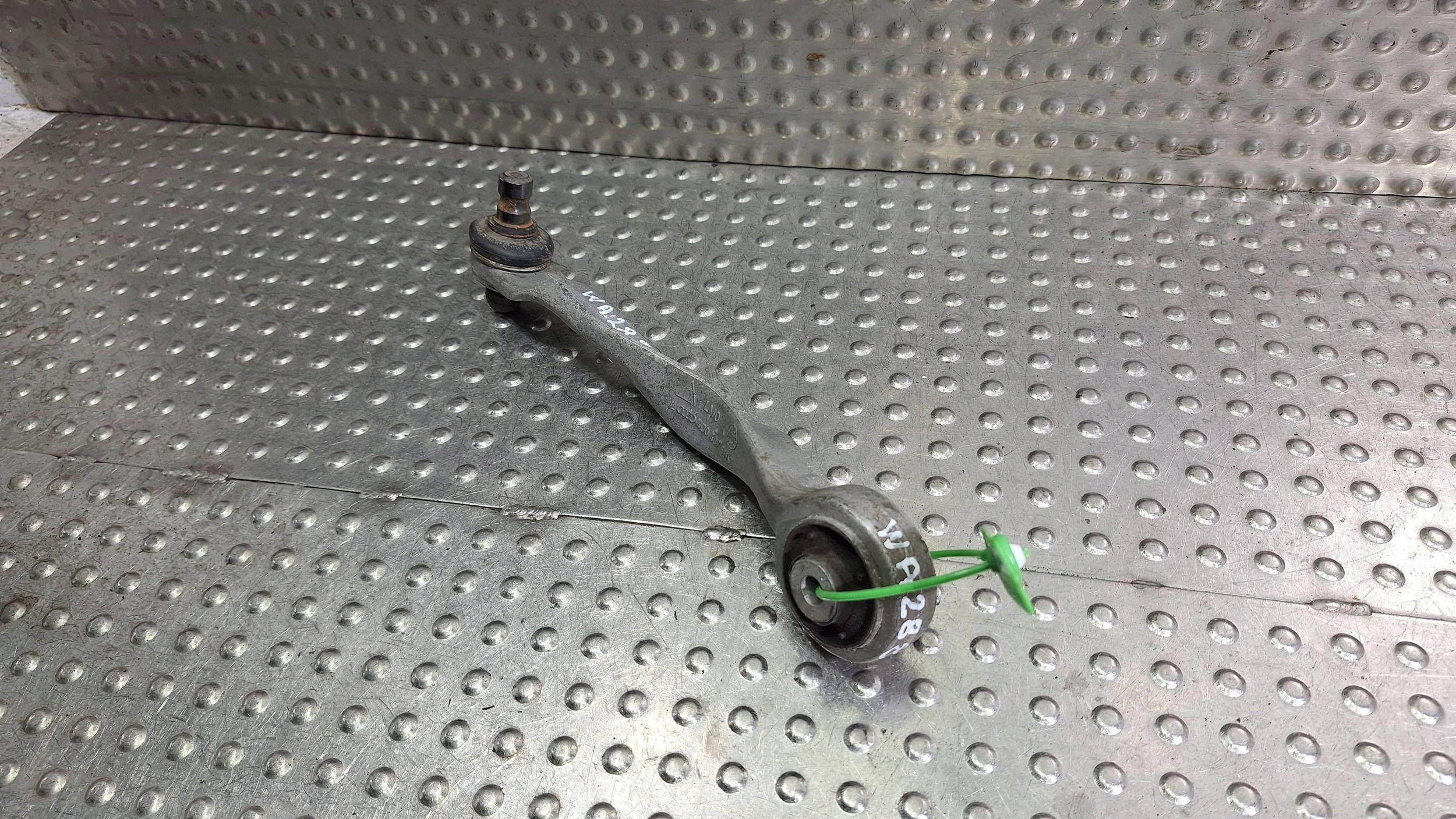 arm left front upper OE 4D0407511F AUDI A4 B6 A6 C5 PASSAT B5 SUPERB and
