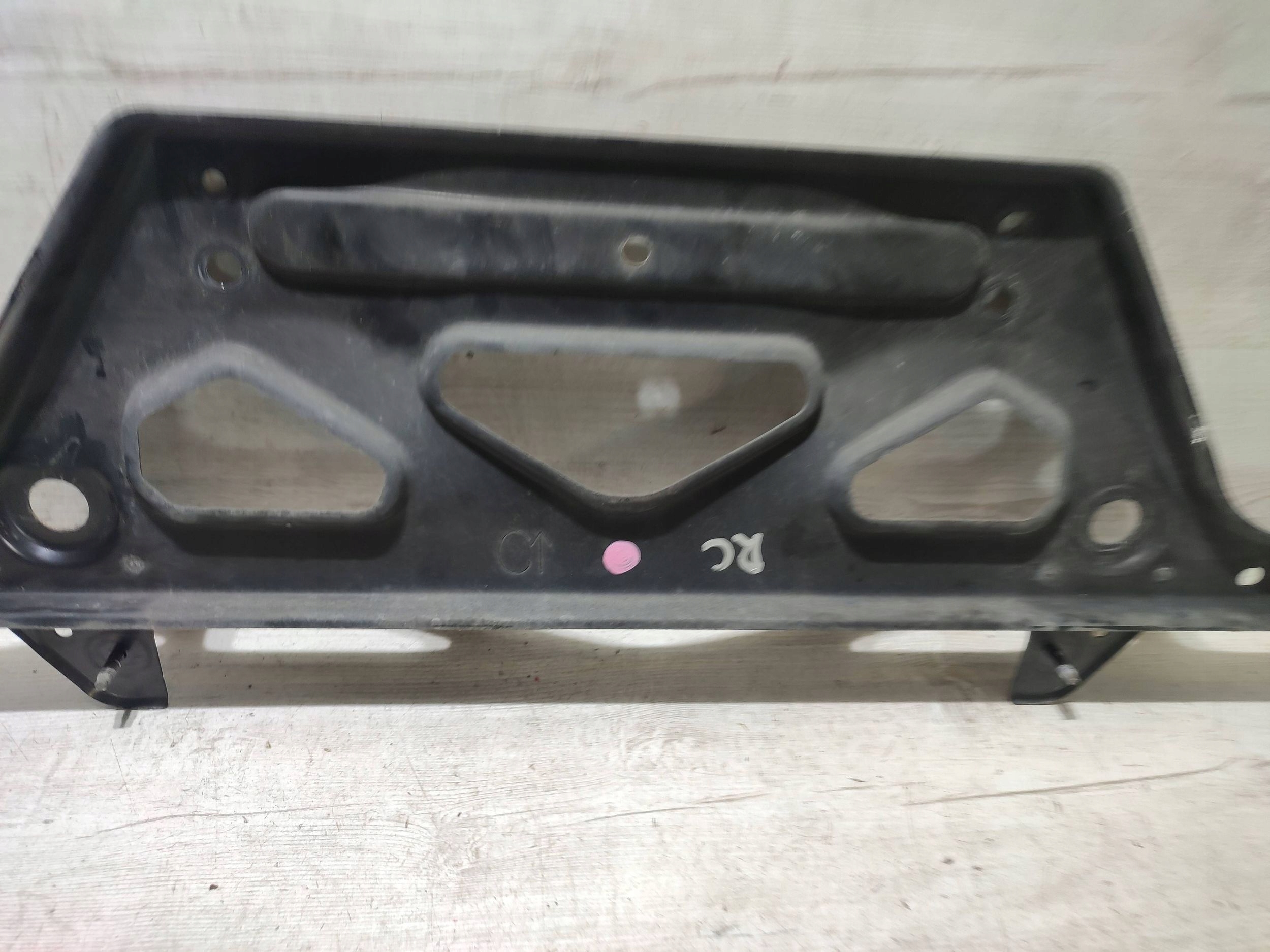 Lexus RC 2019 console springing bracket