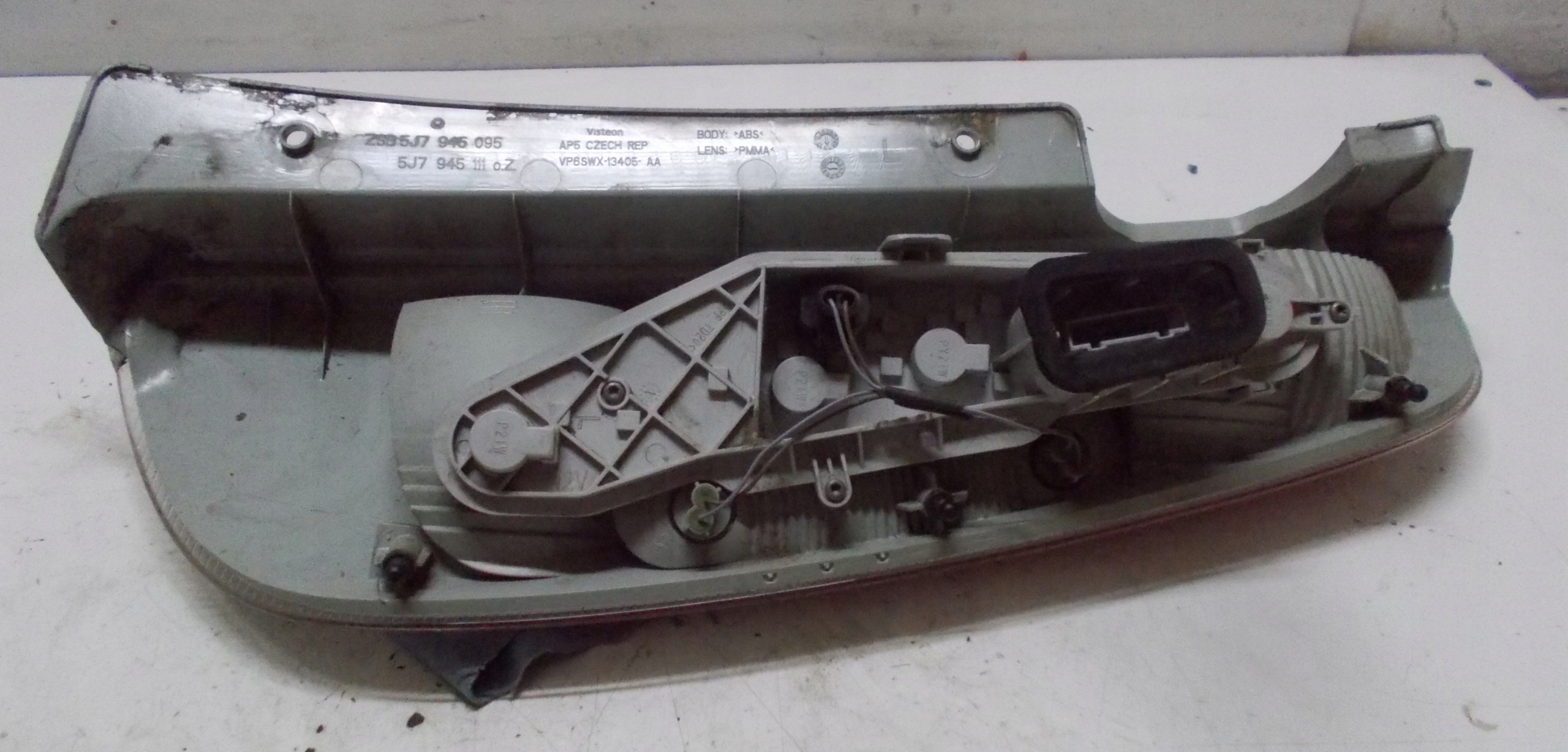 SKODA ROOMSTER 09R 1.6 D light left rear part 5J7945111 EU