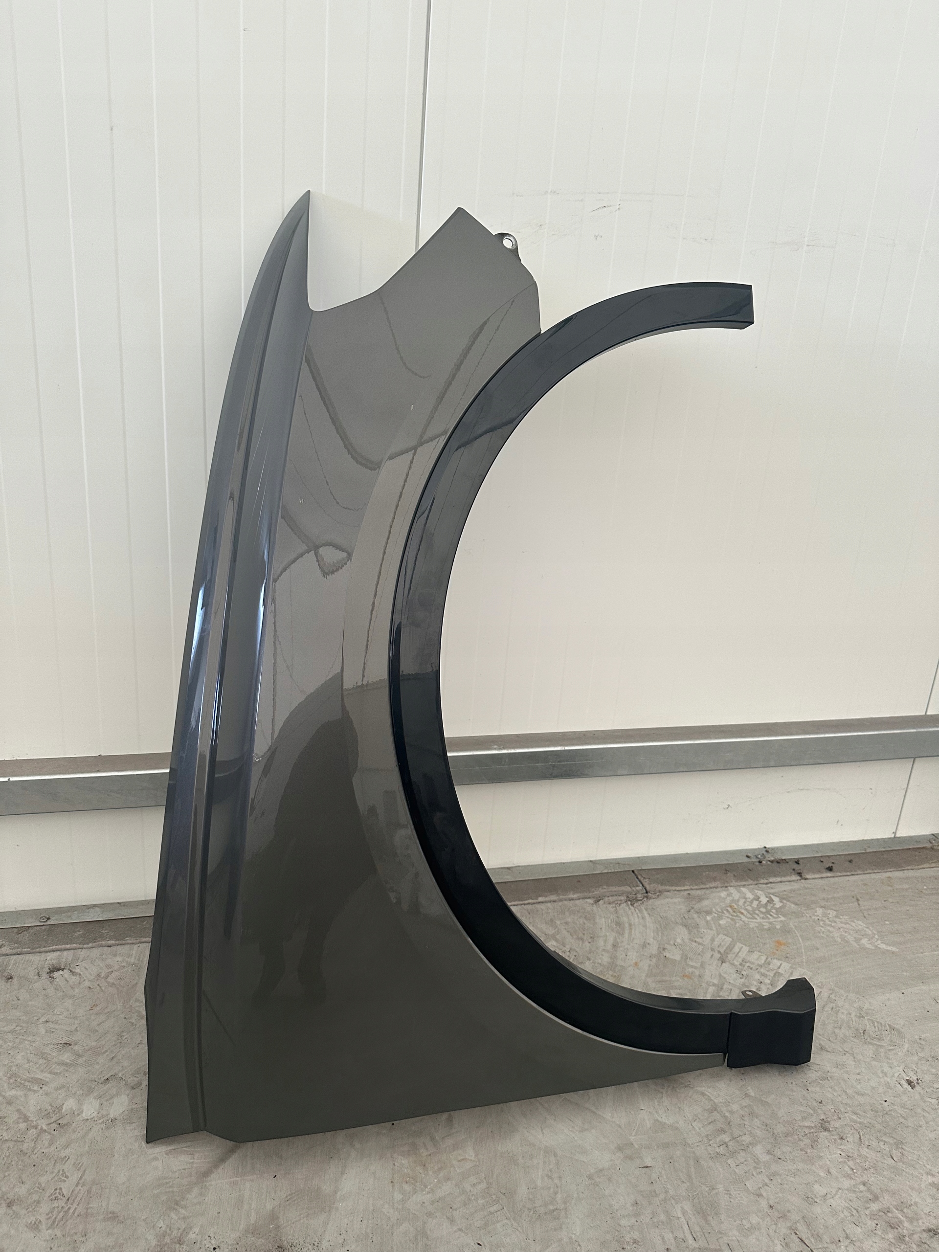 AUDI Q3 83A fender front right DEMONTAZ