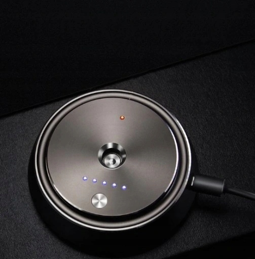 ODŚWIEŻACZ DYFUZOR POWIETRZA DO SAMOCHODU AUTA Producent bez marki