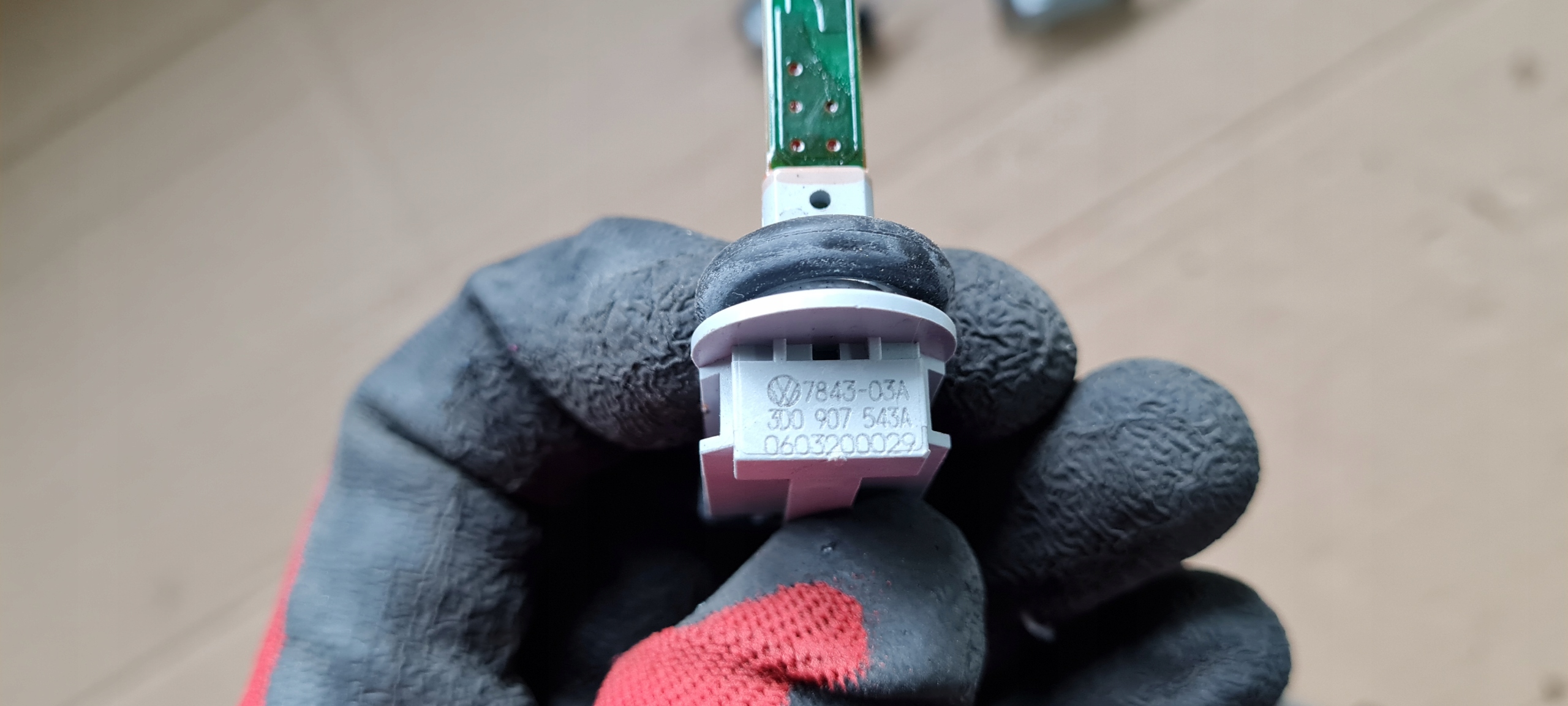 Q5 80A SQ5 sensor TEMPERATURY WEWNETRZNEJ 3D0907543A A4 B8 A5 8W