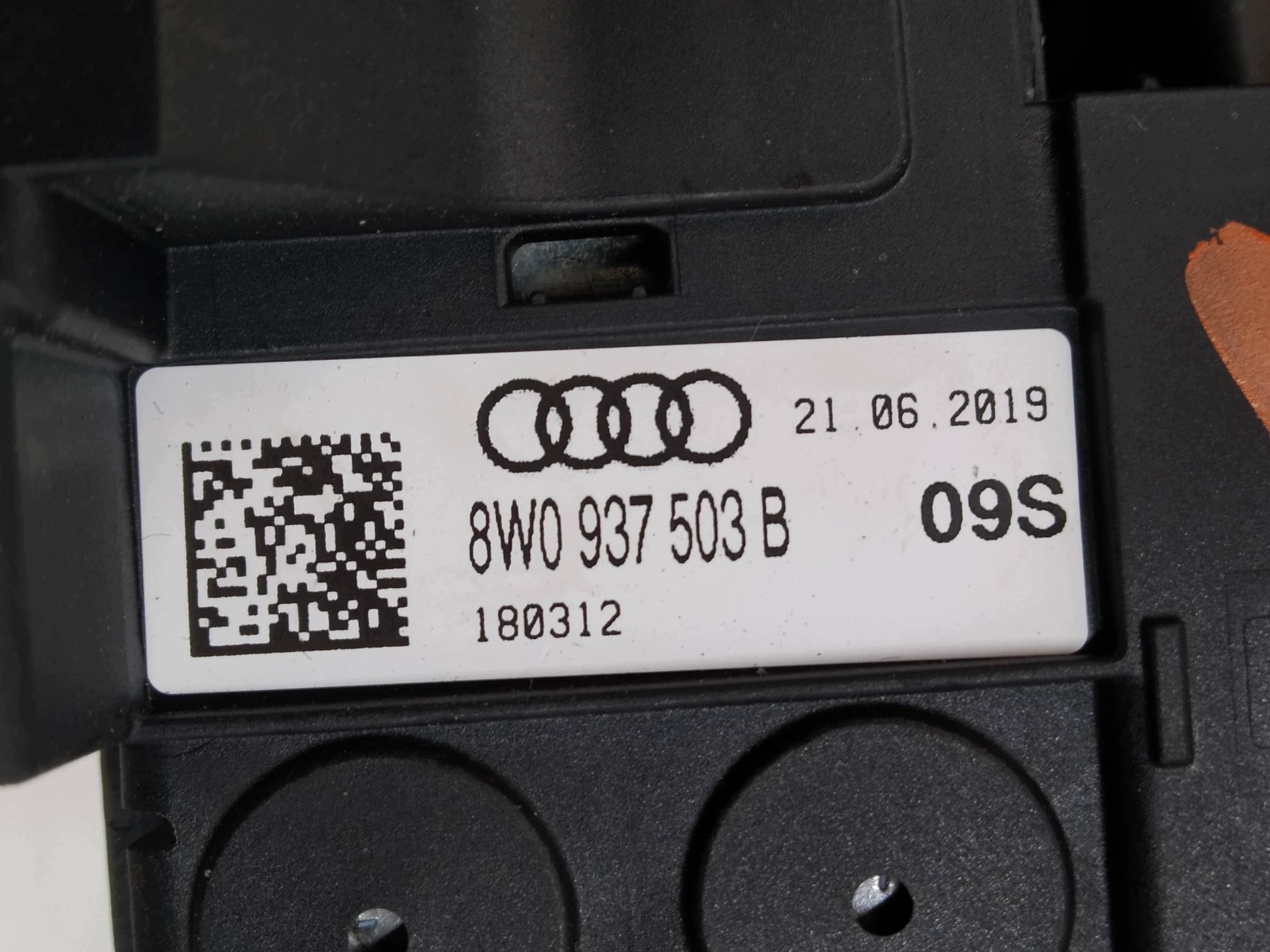 relay compartment compartment 0281003038 2.0 D HYB 163KM Audi A6 V C8