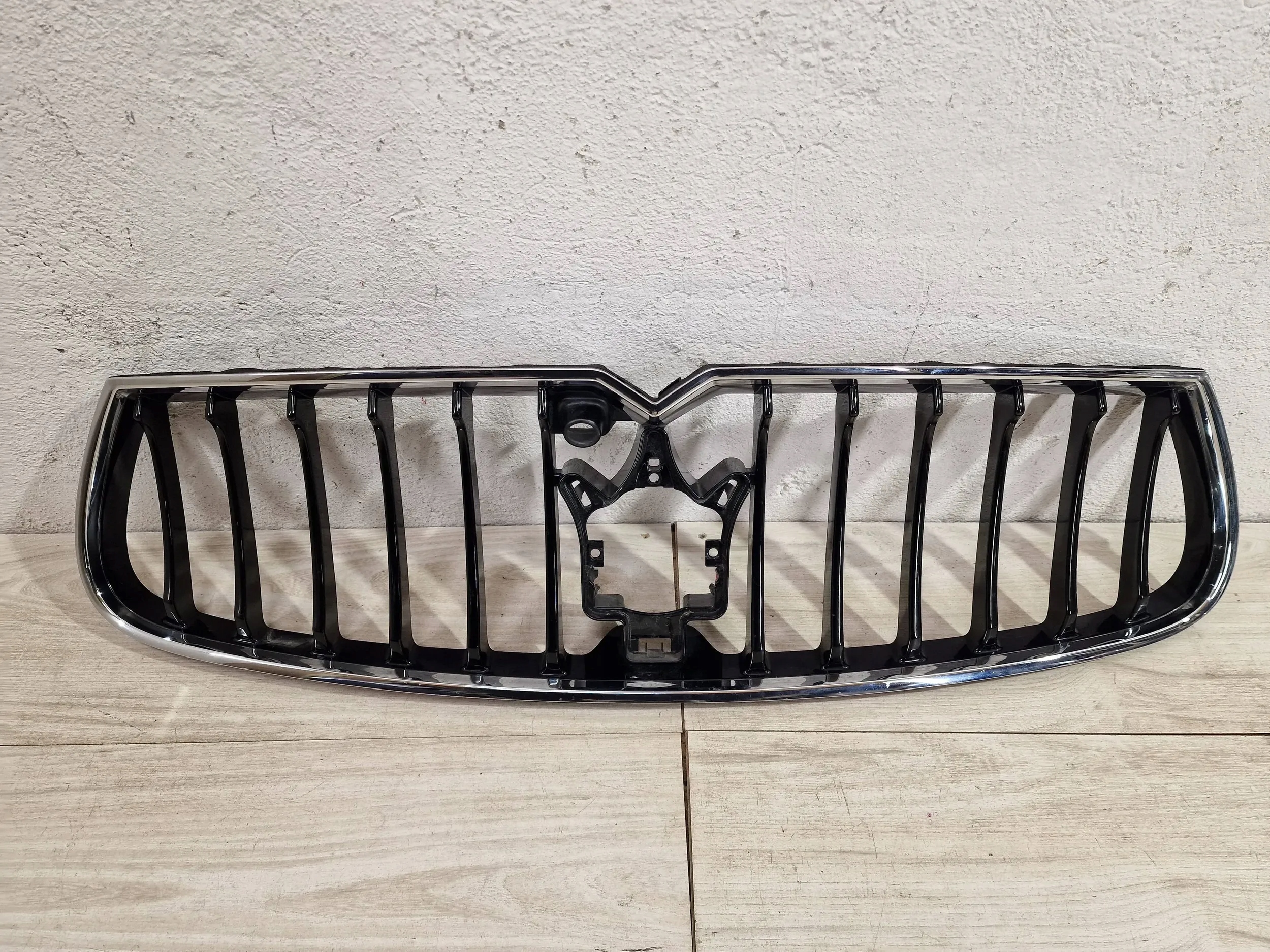 MASERATI GHIBLI M157 13-17 GRILL ATRAPA PRZÓD