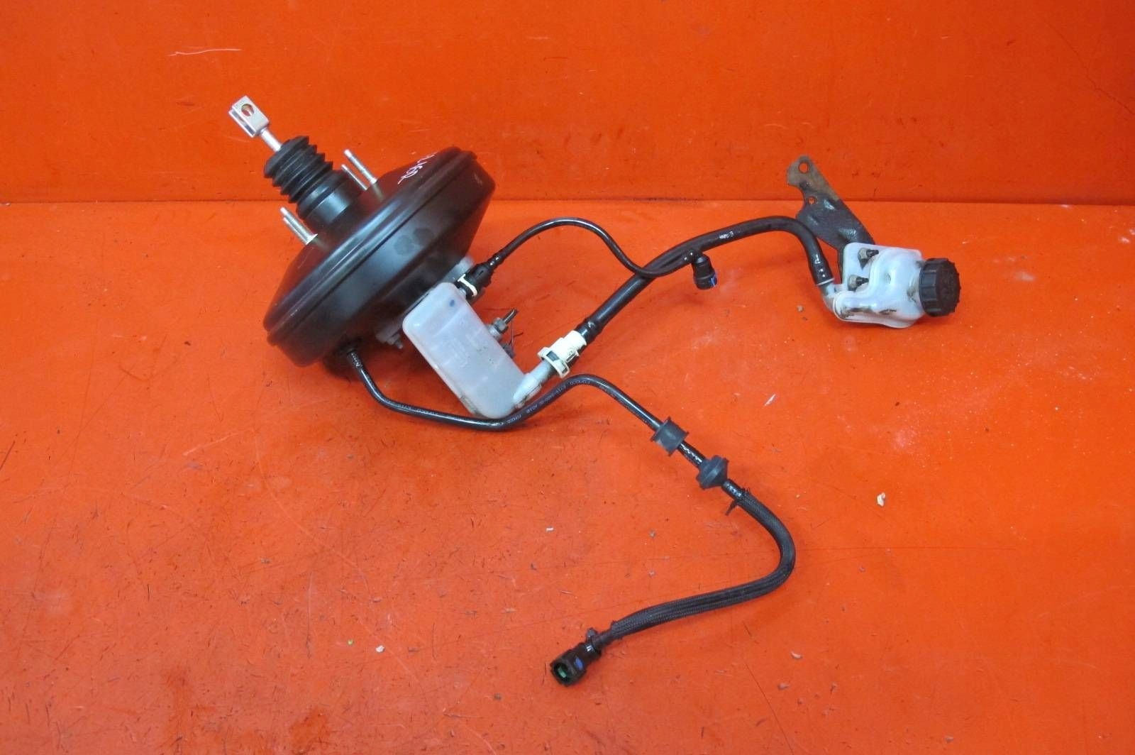 FORD TOURNEO COURIER 14- Servo bremsen Pumpe Behälter
