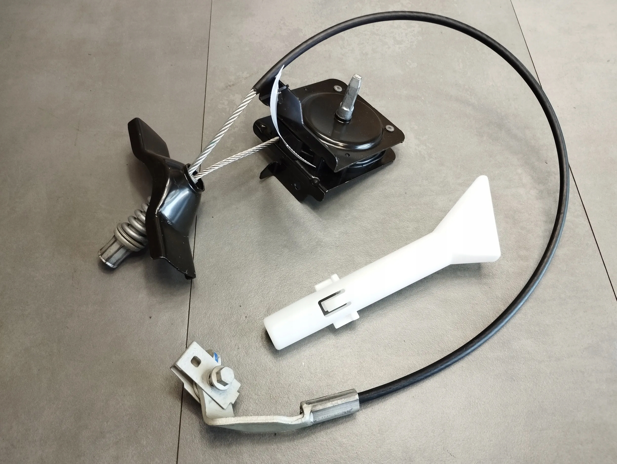 VW Amarok II 2023 WINDA KOŁA ZAPASOWEGO