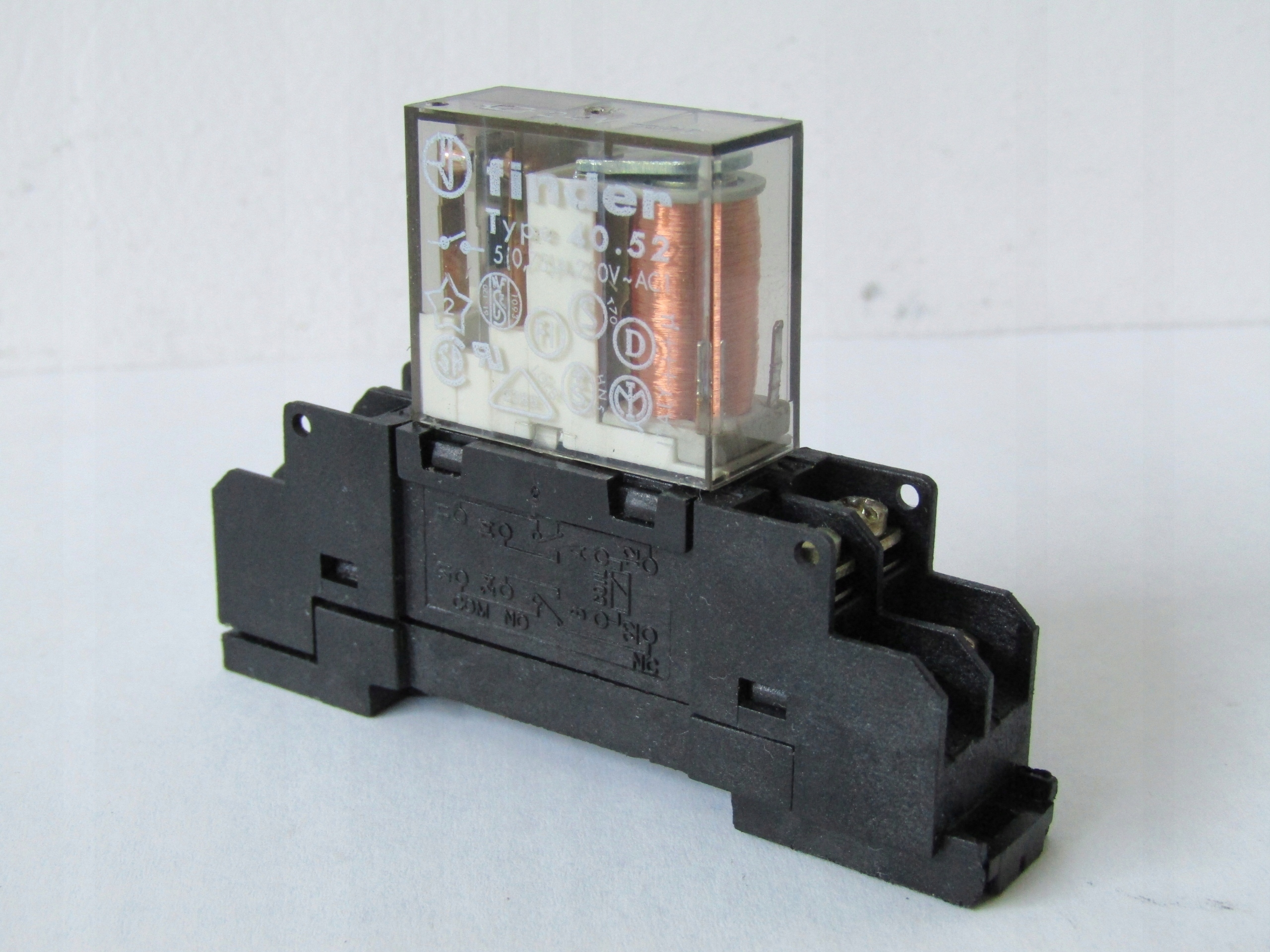 FINDER 40.52 5(0,75) A 250V~ AC1 24Vdc PRZEKAŹNIK Marka Finder