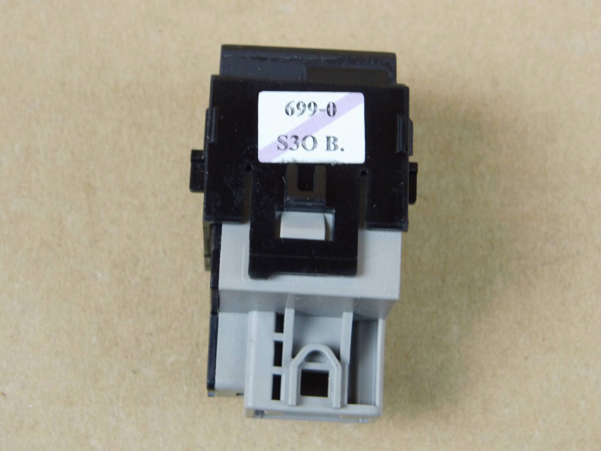 Toyota Corolla E21 button switch control poziomowania of the lights