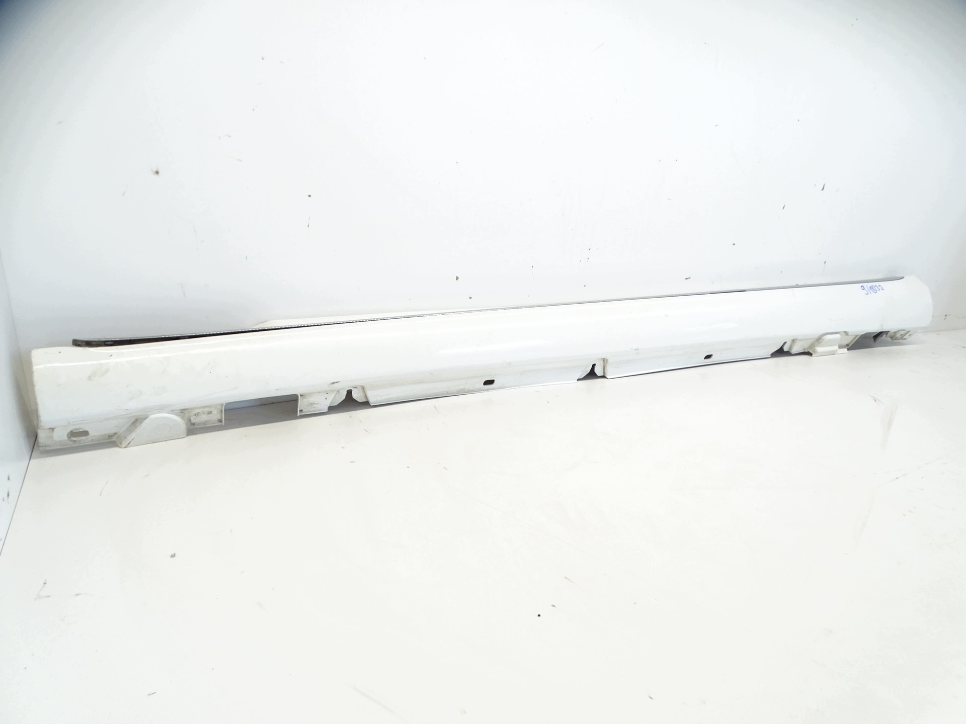 moulding threshold cap left MERCEDES C W205 sedan A2056900740
