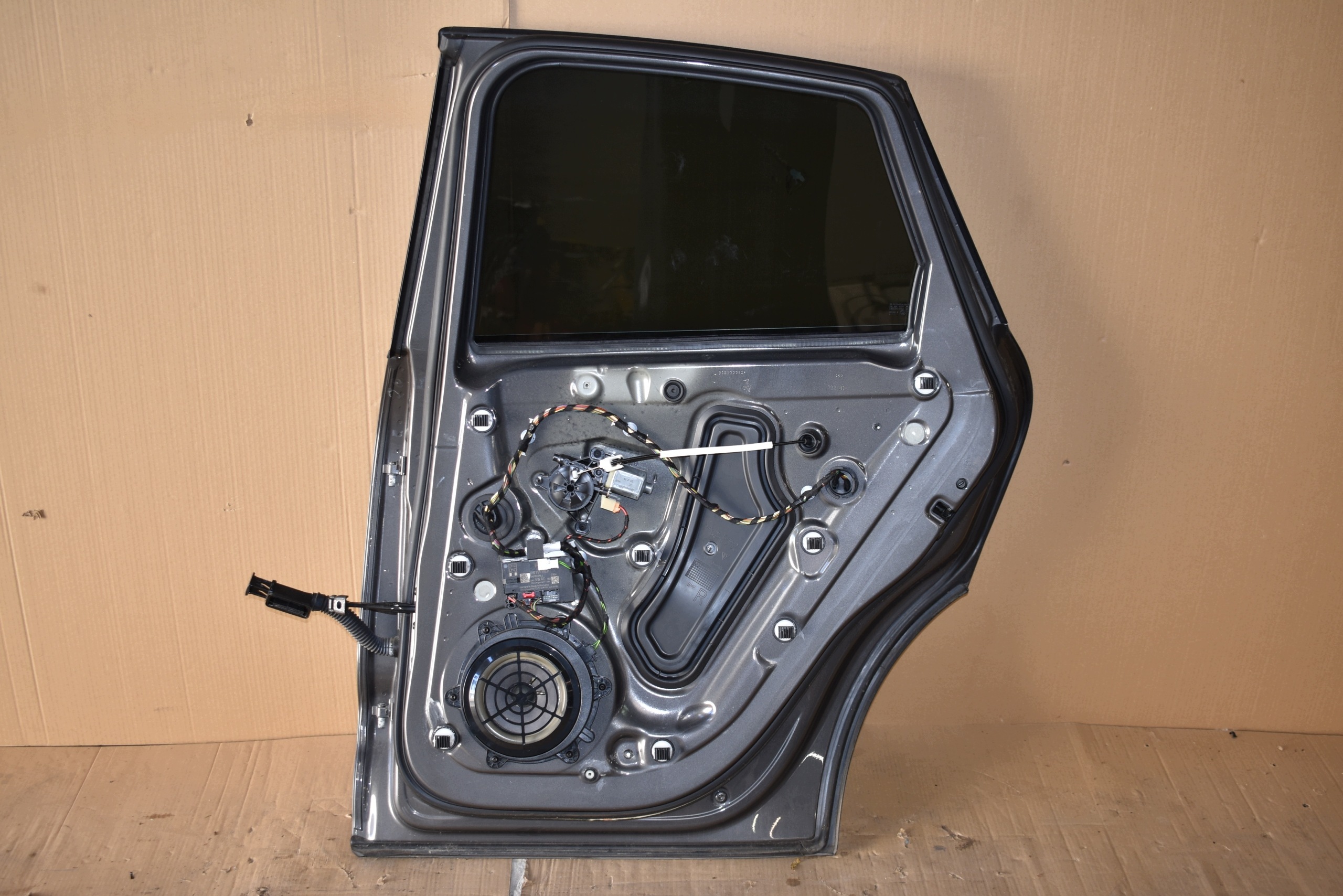 IDEALNE door rear part rear. right colour M7S PORSCHE MACAN 1