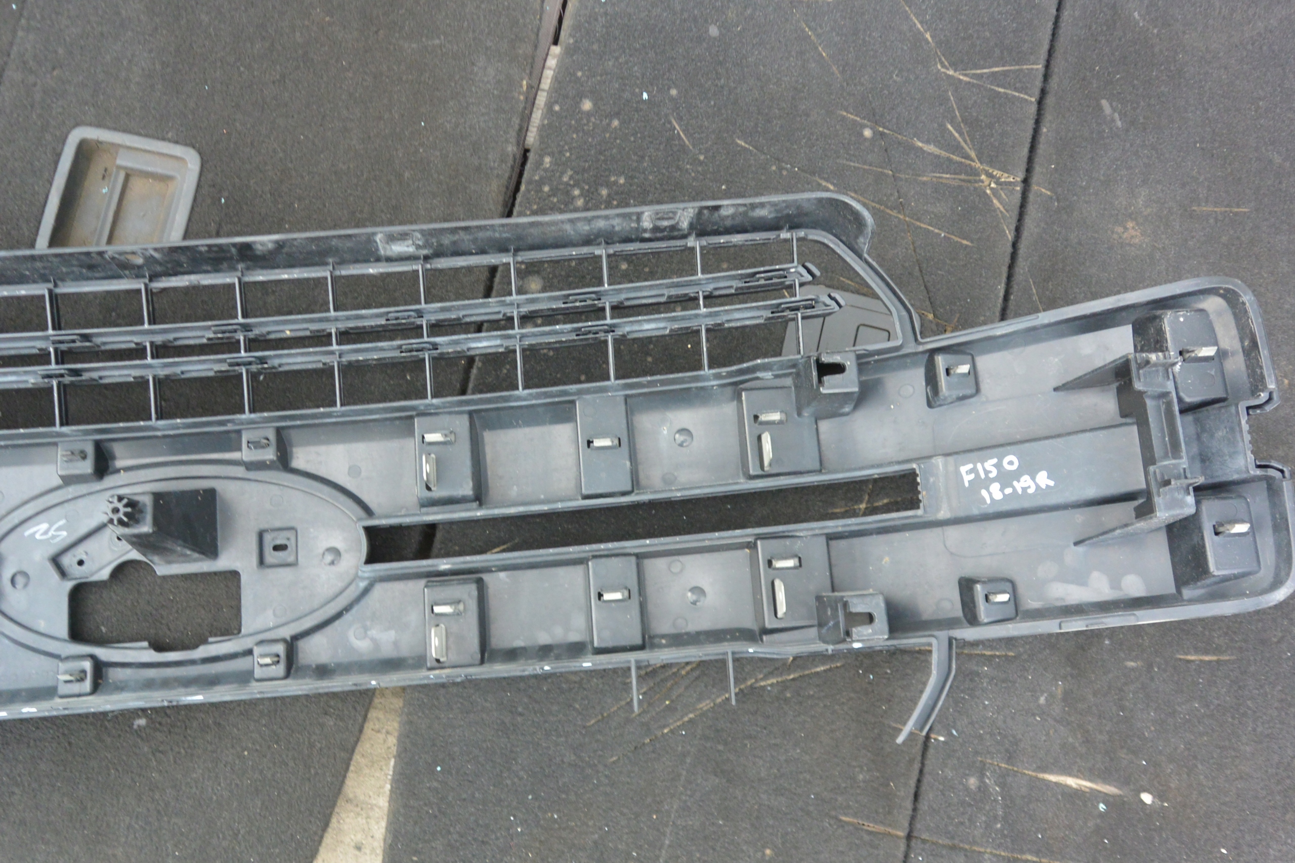 maska nárazníku předek FORD F150 18-20