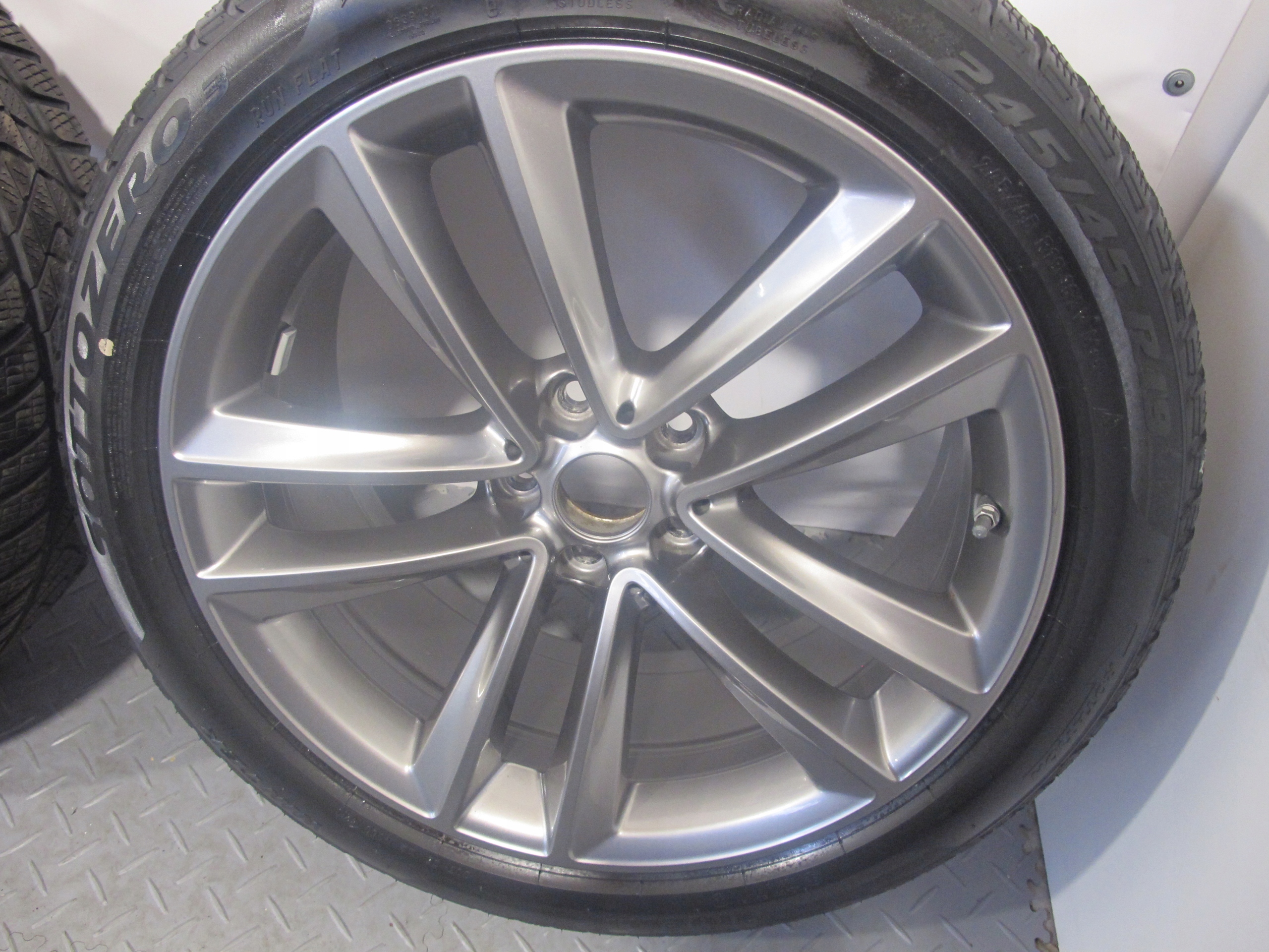 FELGI KOŁA BMW G12 G30 6881665 245/45/19 630 ZIMA Marka opon Pirelli