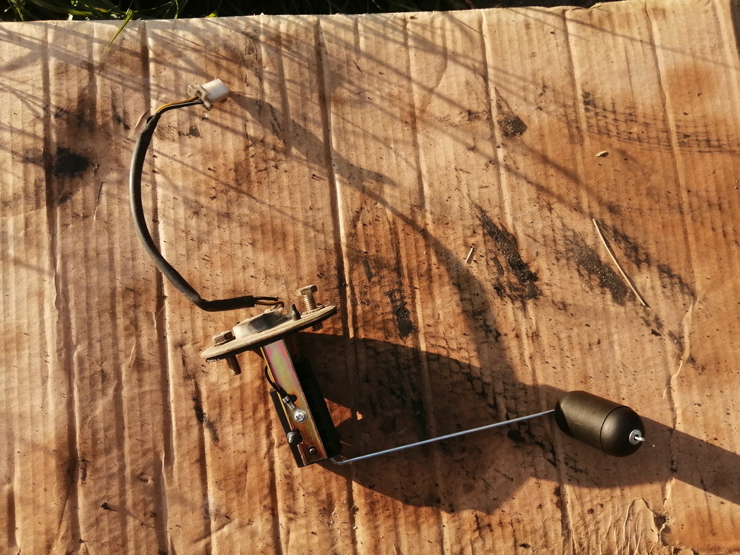 34ghkl6 - Hyosung GT 650 EFI 2012r топливный насос