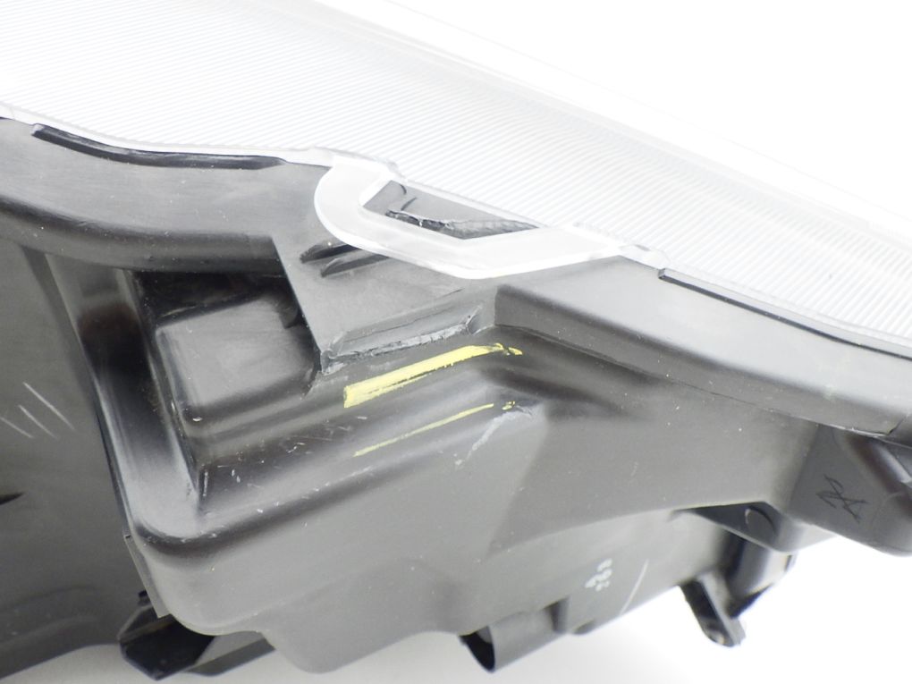 TOYOTA YARIS 4 IV P21 FULL LED 2020- light left front