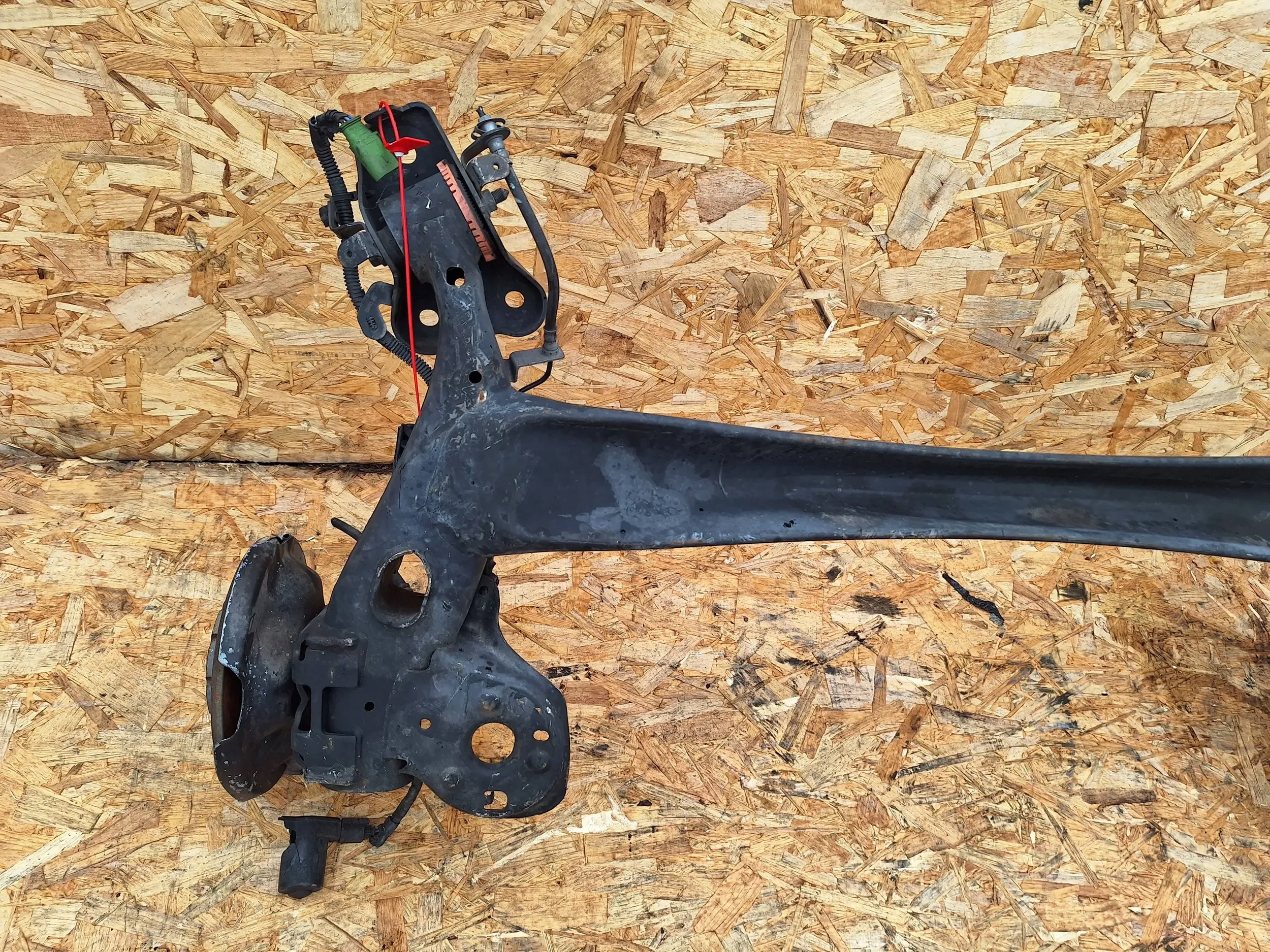 axis rear part Peugeot 208 II 1.2 THP 19