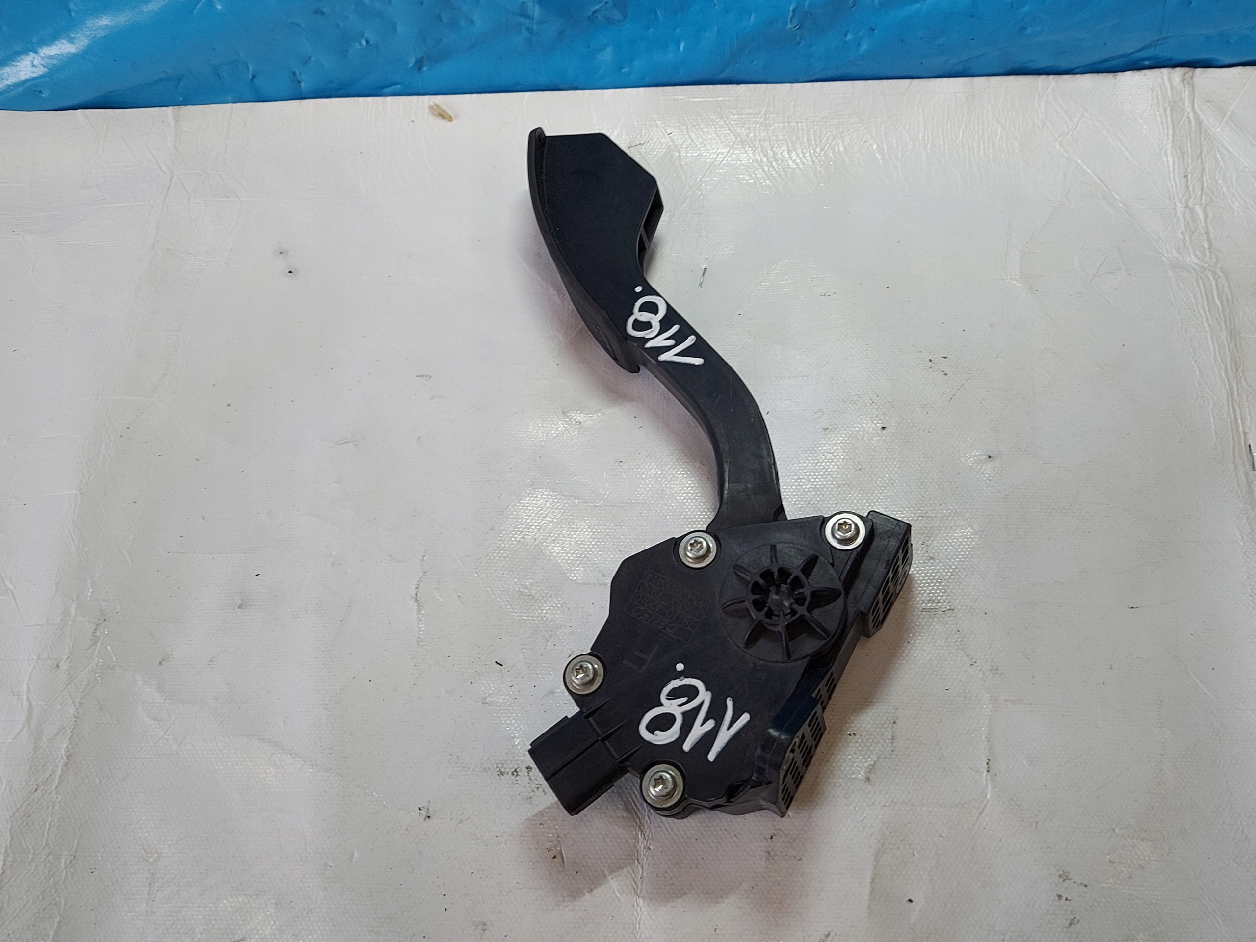 accelerator pedal TOYOTA RAV-4 7811042010