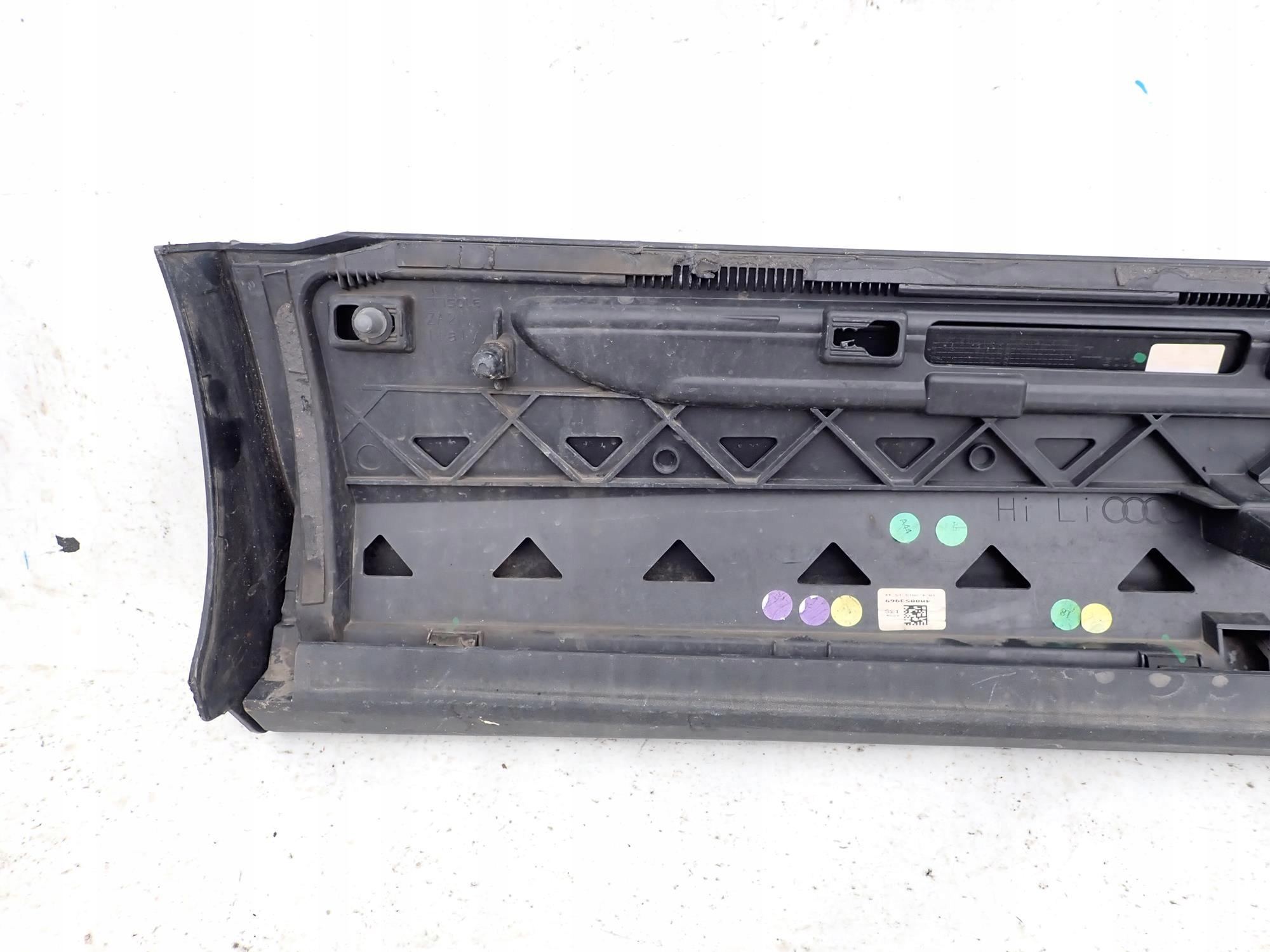 AUDI Q8 18-> moulding door left rear part