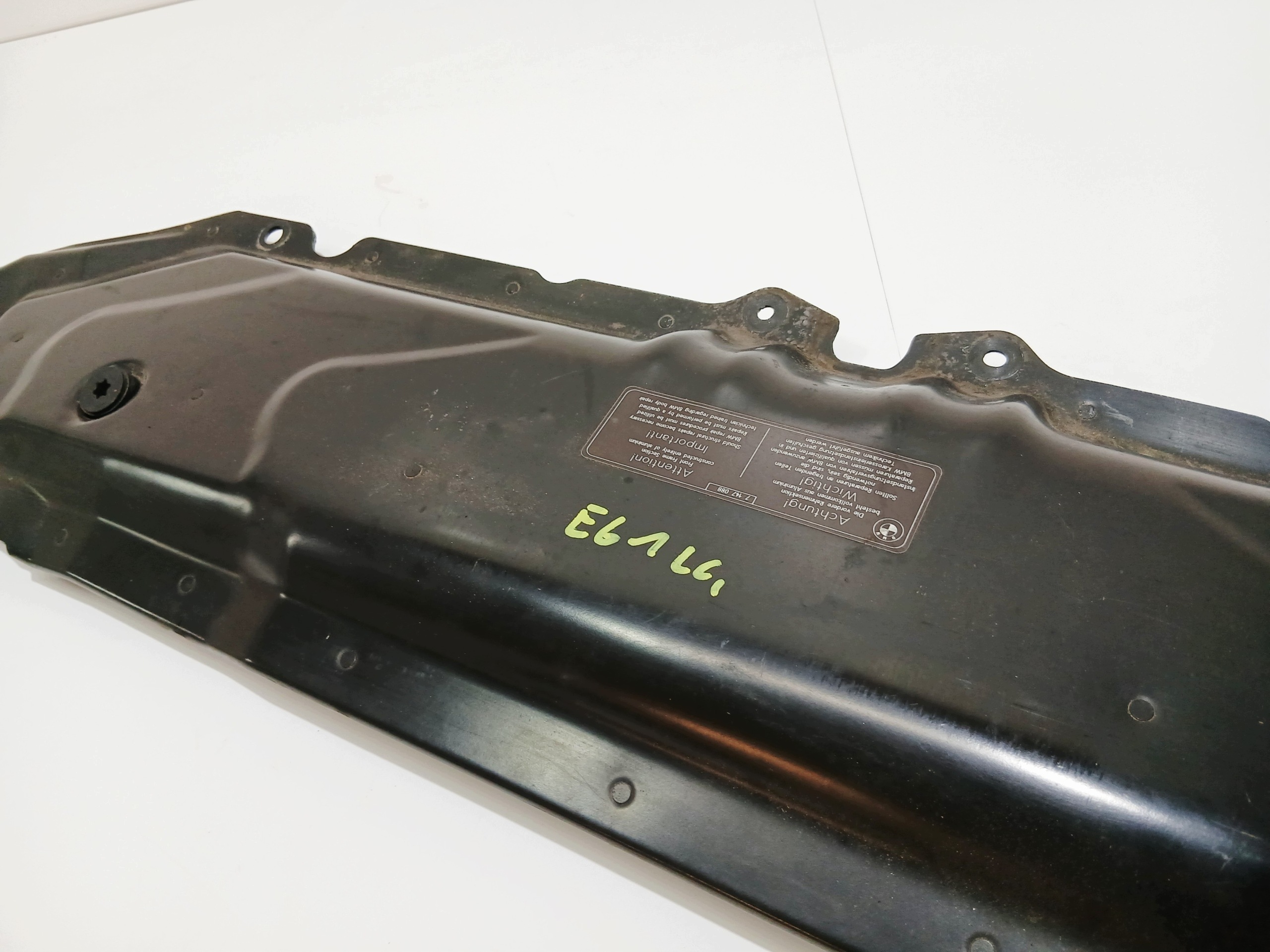držák stěny předního BMW E60 E61 OE 7033741 (0000967)