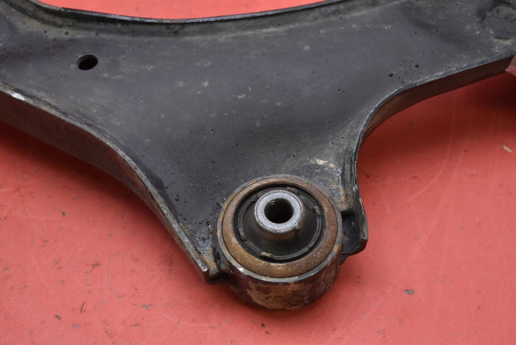 arm left front VOLVO V60 1 and 2.0 D3 136 KM 10-13