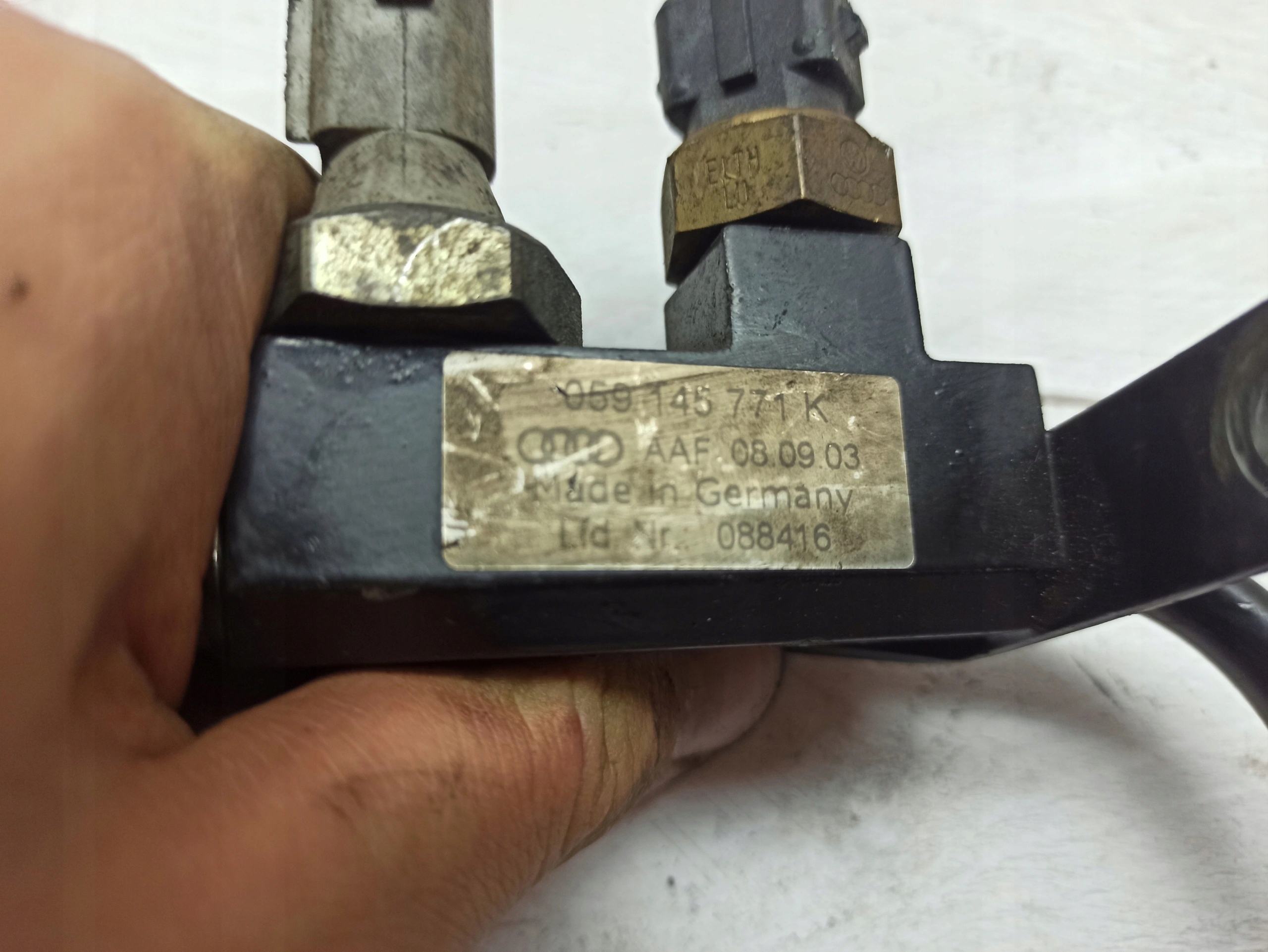 pipe wiring oil AUDI VOLKSWAGEN 059145771K