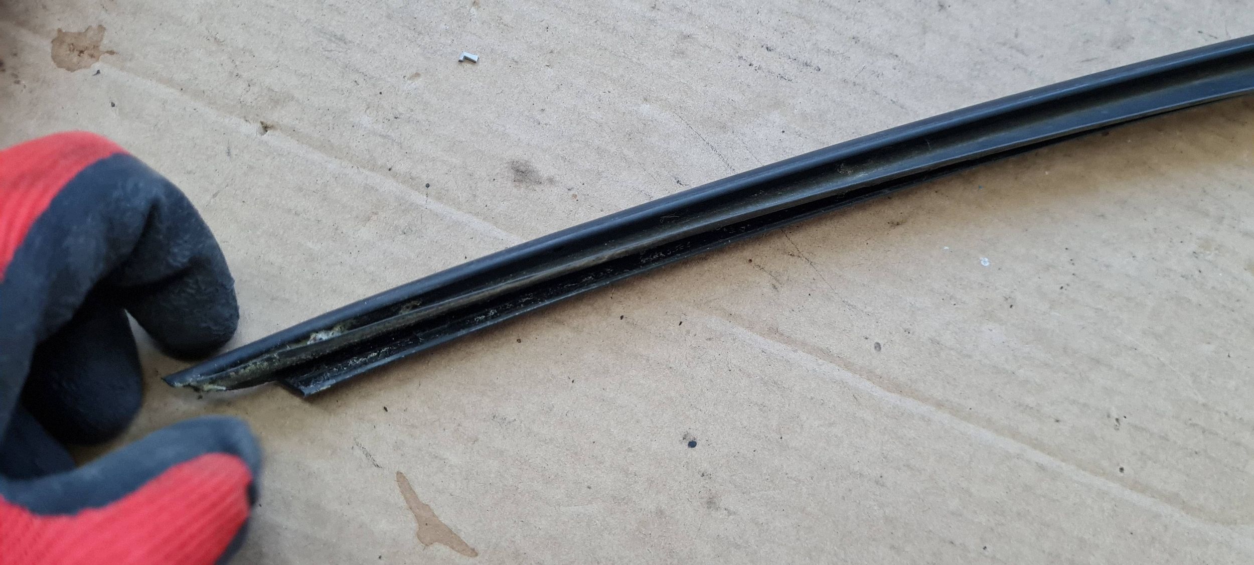 A6 C7 4G moulding gasket windows CZOLOWEJ left left front 4G0854327A