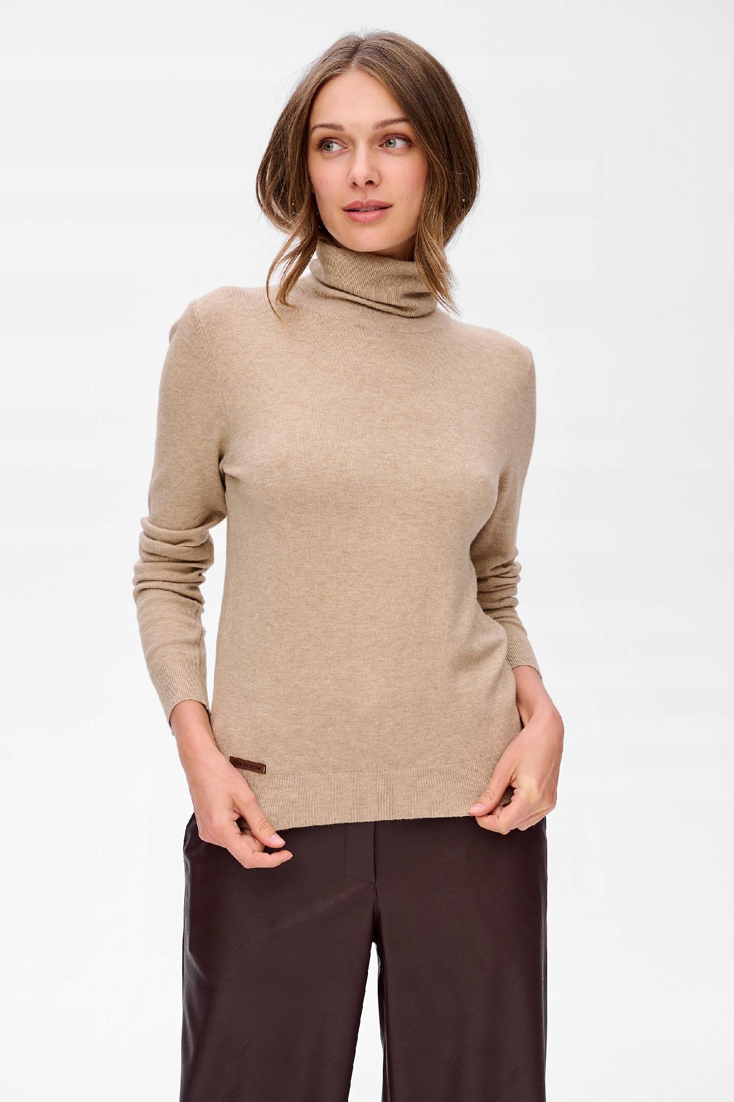 Dámský přiléhavý svetr tmavě béžový 6223-4 blue shadow vel. Univerzální