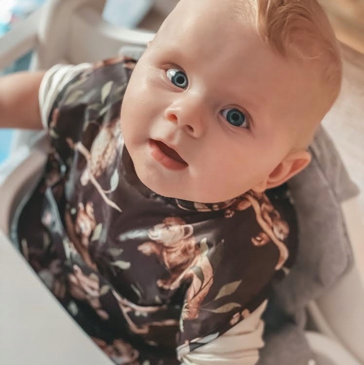 BABYSTEPS śliniak wodoodporny z kieszonką Bear Marka BabySteps