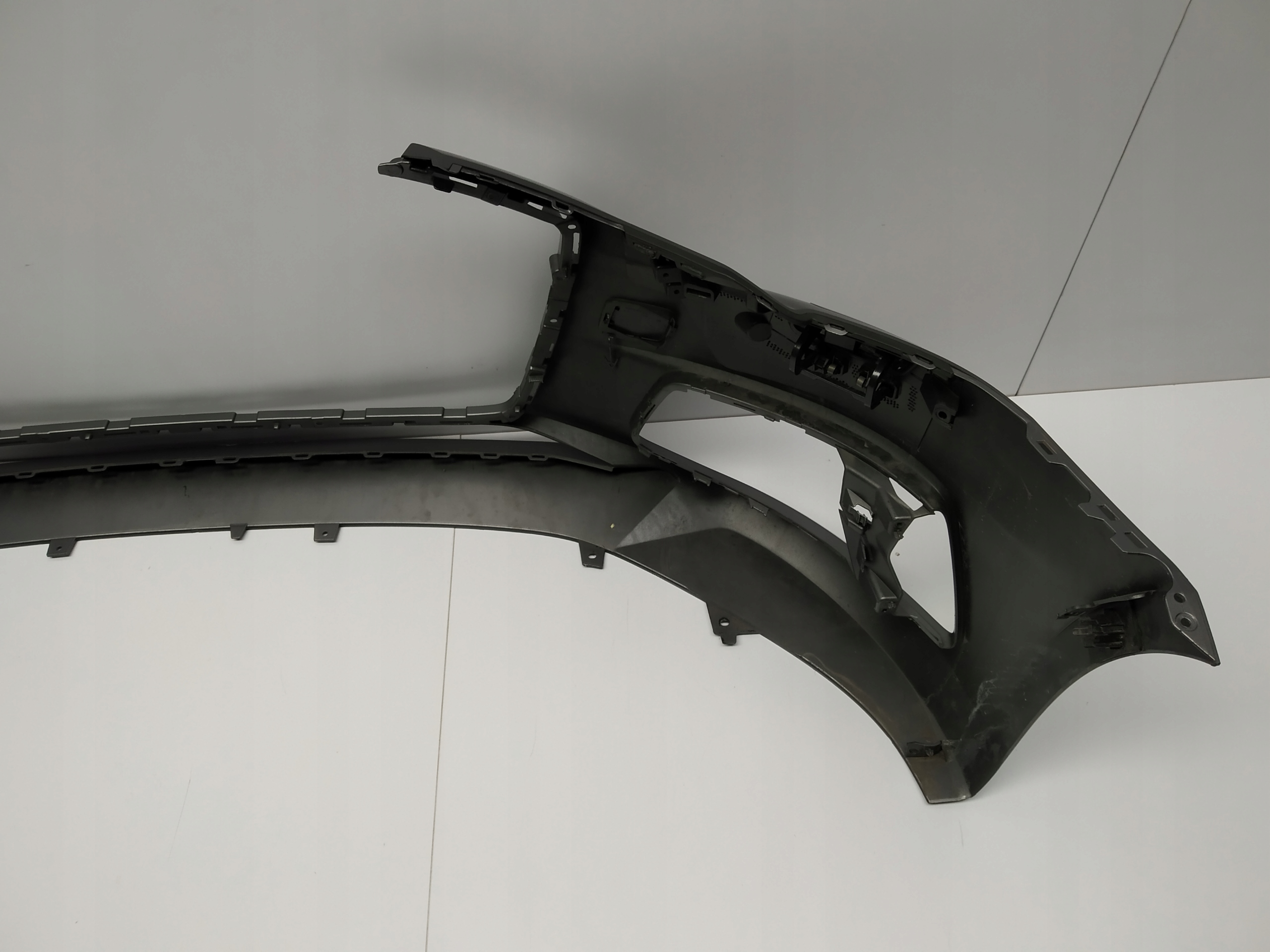 18+ Audi A6 C8 bumper front below washers and PDC grey without pekniec