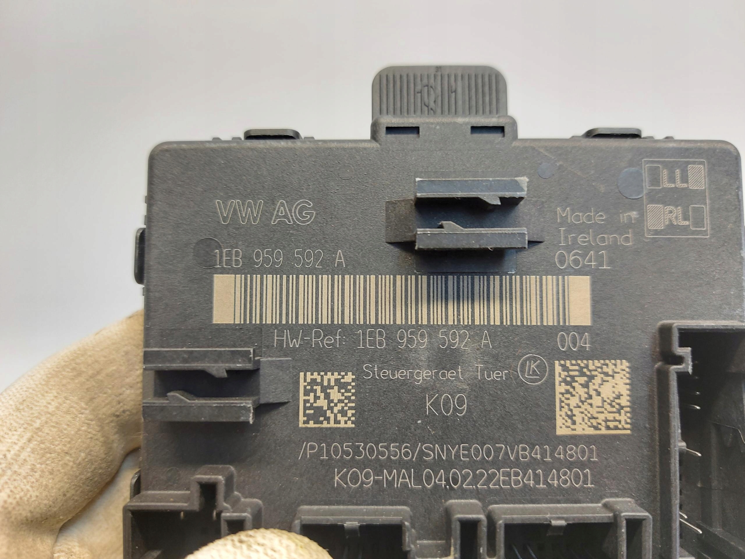 Skoda Enyaq 5LA iV60 module control unit door 1EB959592A