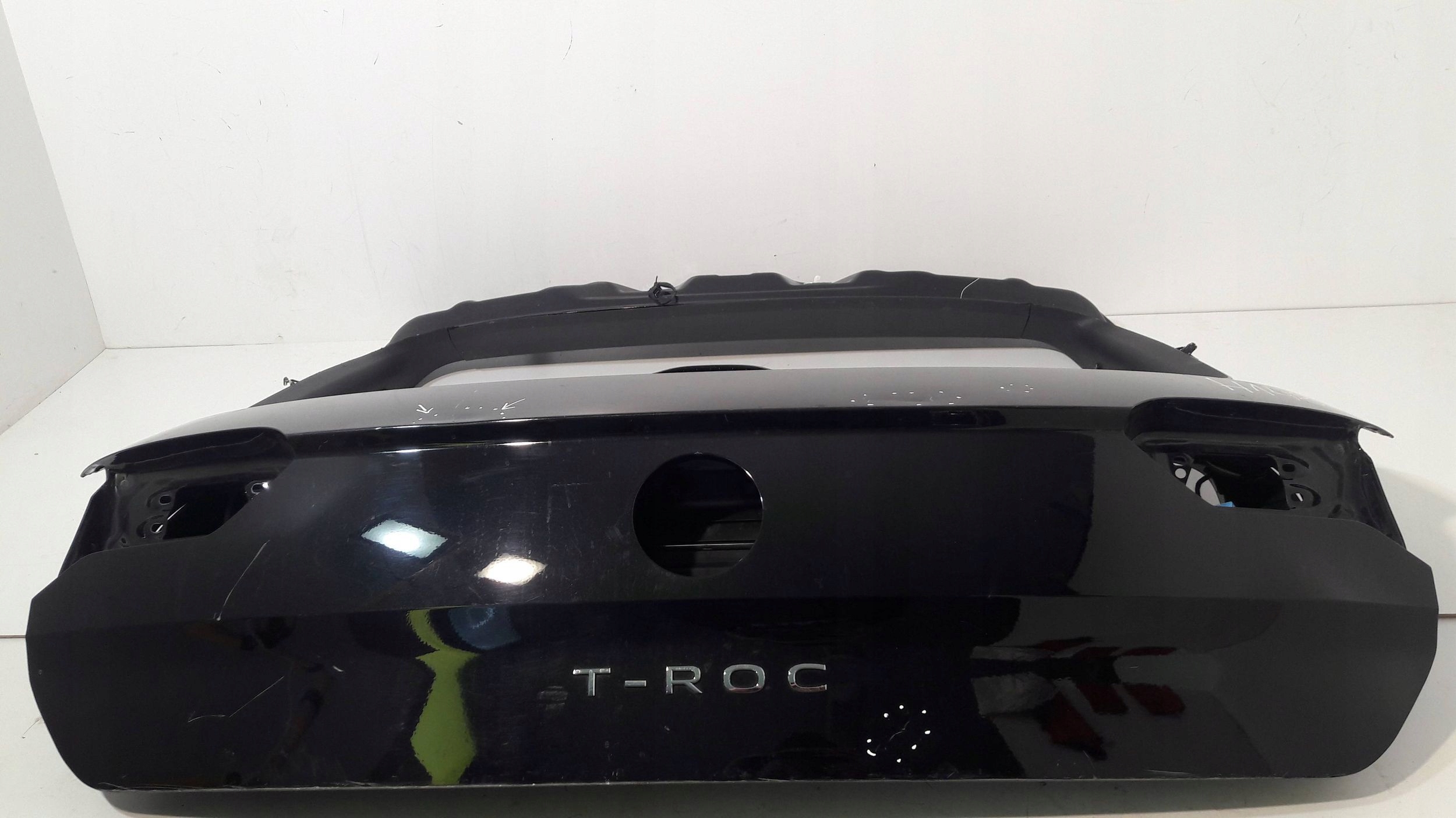 Volkswagen T-Roc rear trunk door boot (H148)