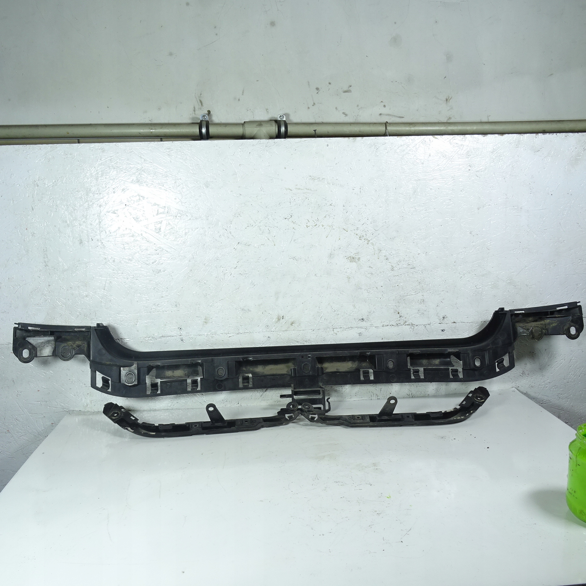 BMW 1 E81 3DRZWI supporti Paraurti posteriore 22944911